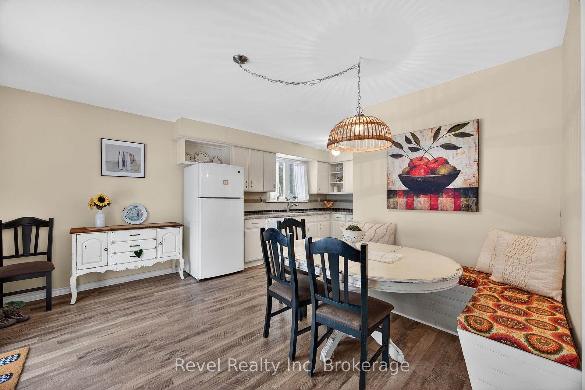 Photo 4 of 8 Manitou Crescent, Tiny, Rural Tiny — HOMEH