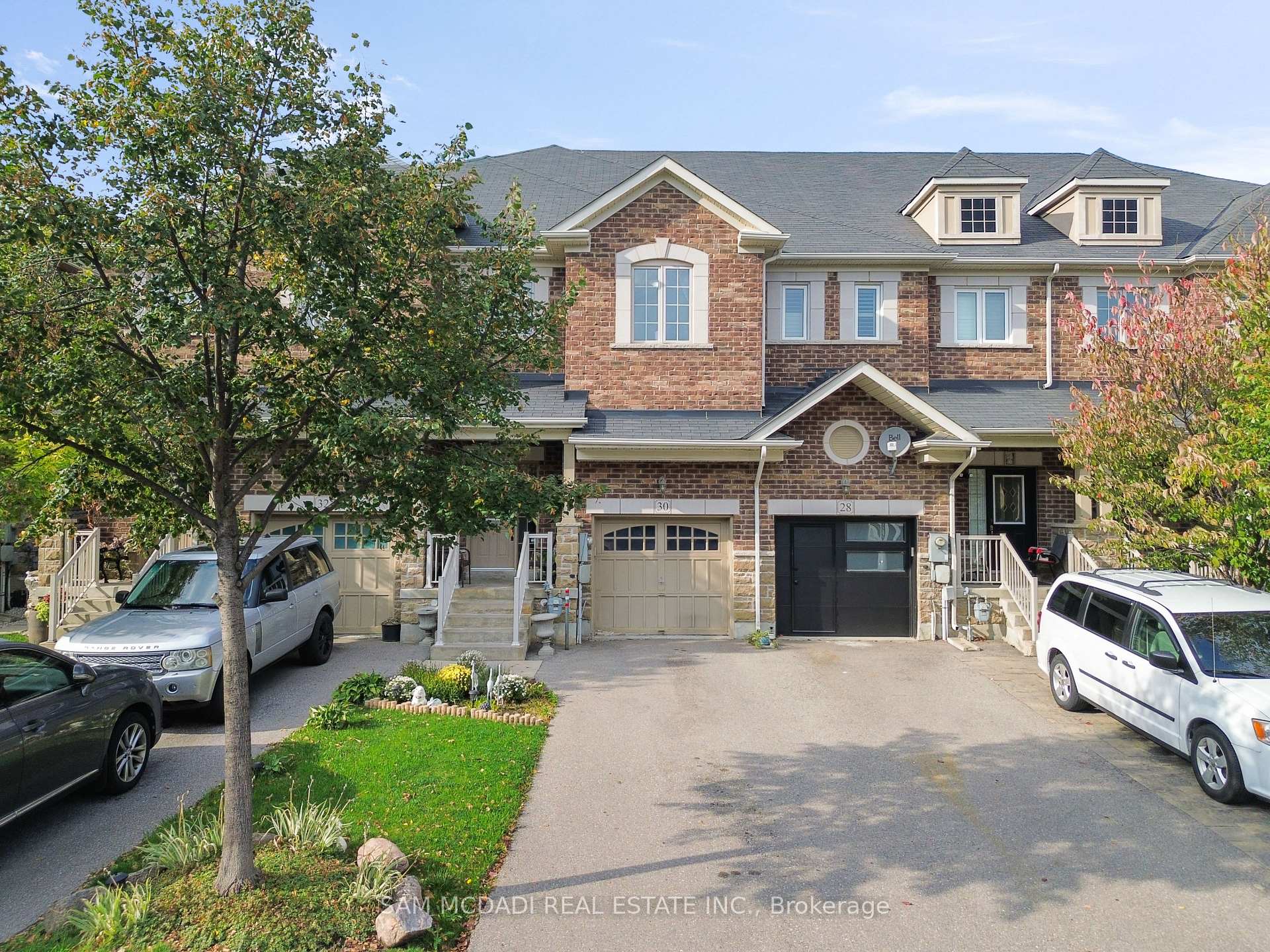 Photo 2 of 30 Zachary Place, Vaughan, Vellore Village — HOMEH