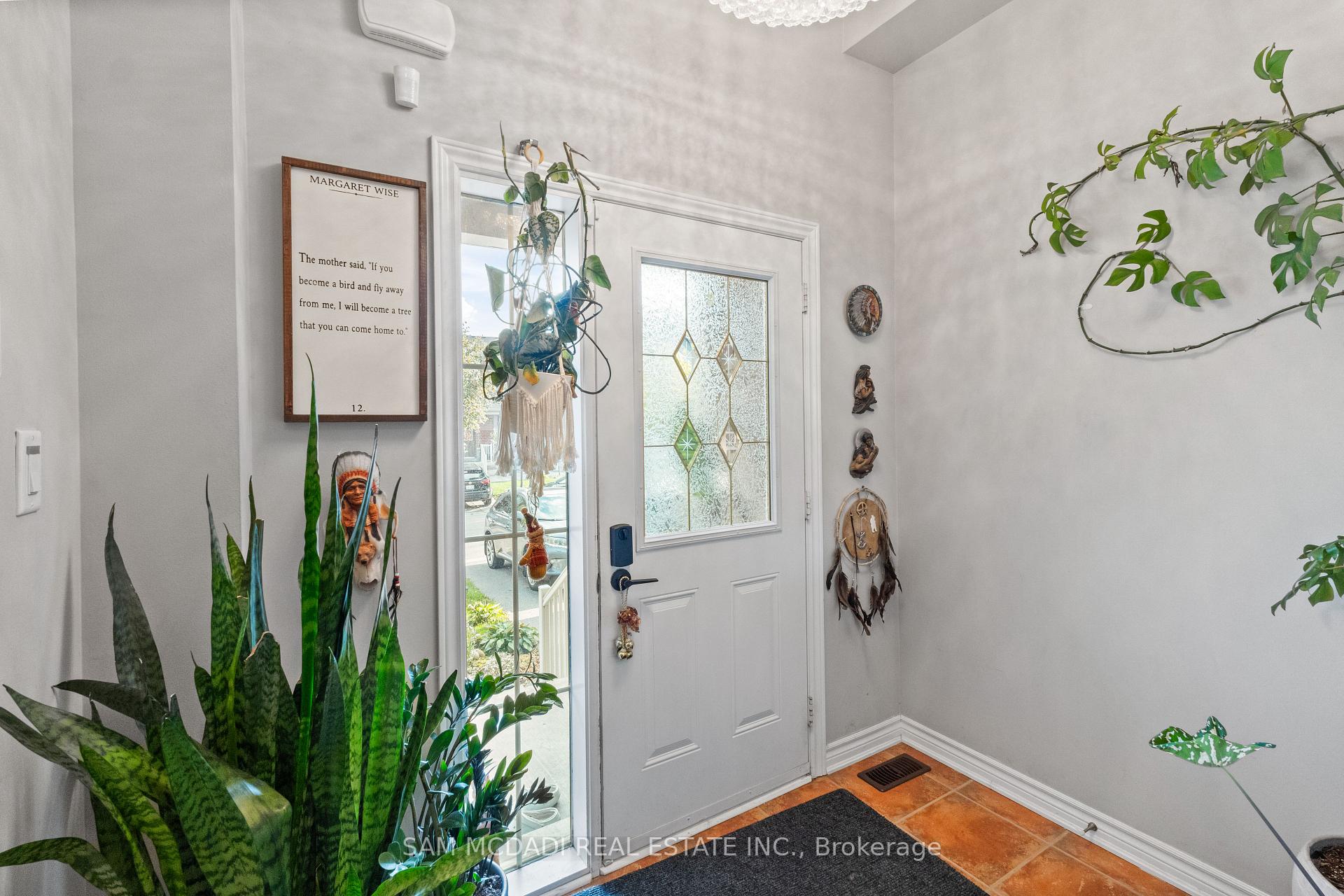 Photo 3 of 30 Zachary Place, Vaughan, Vellore Village — HOMEH