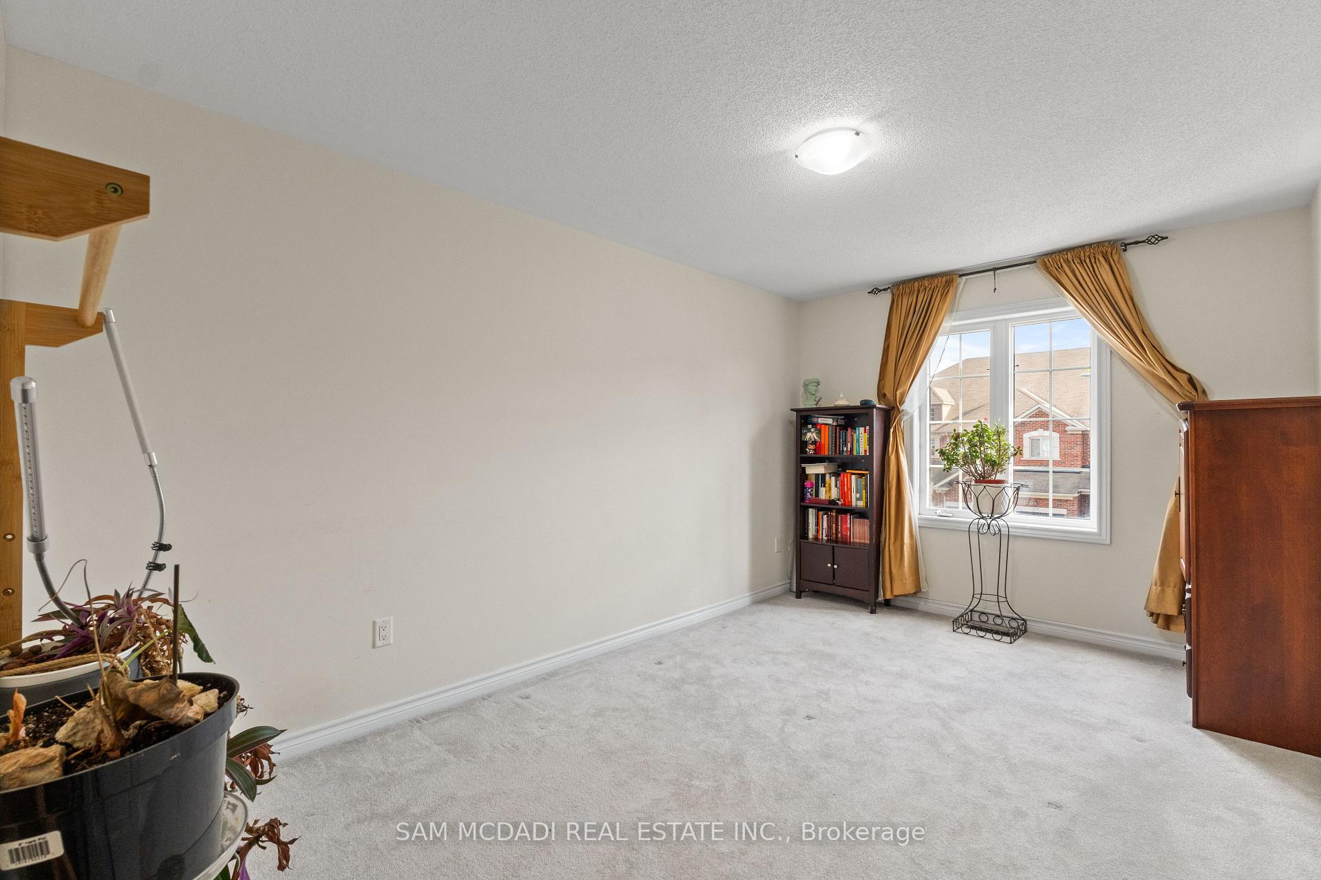 Photo 7 of 30 Zachary Place, Vaughan, Vellore Village — HOMEH