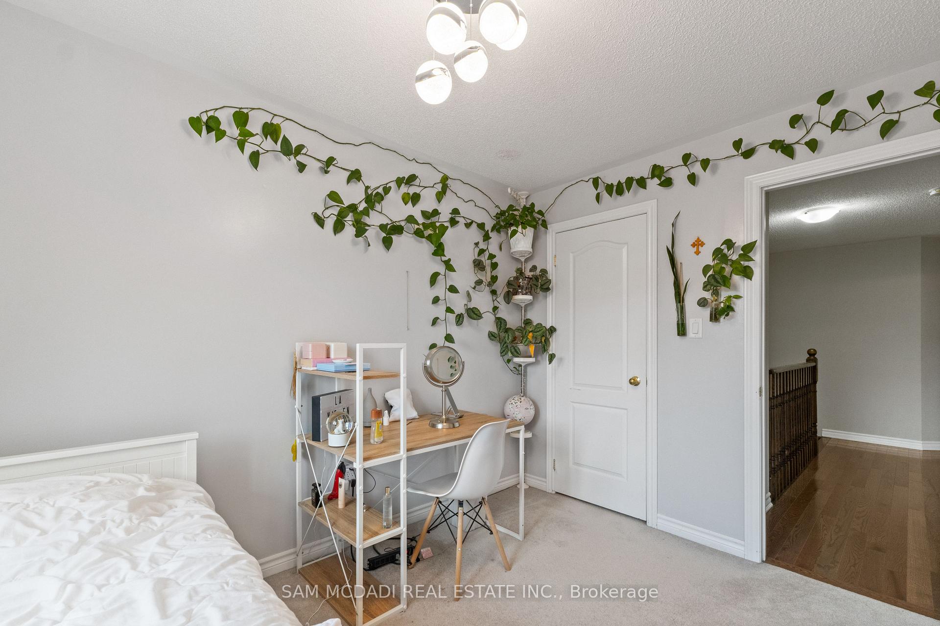 Photo 9 of 30 Zachary Place, Vaughan, Vellore Village — HOMEH
