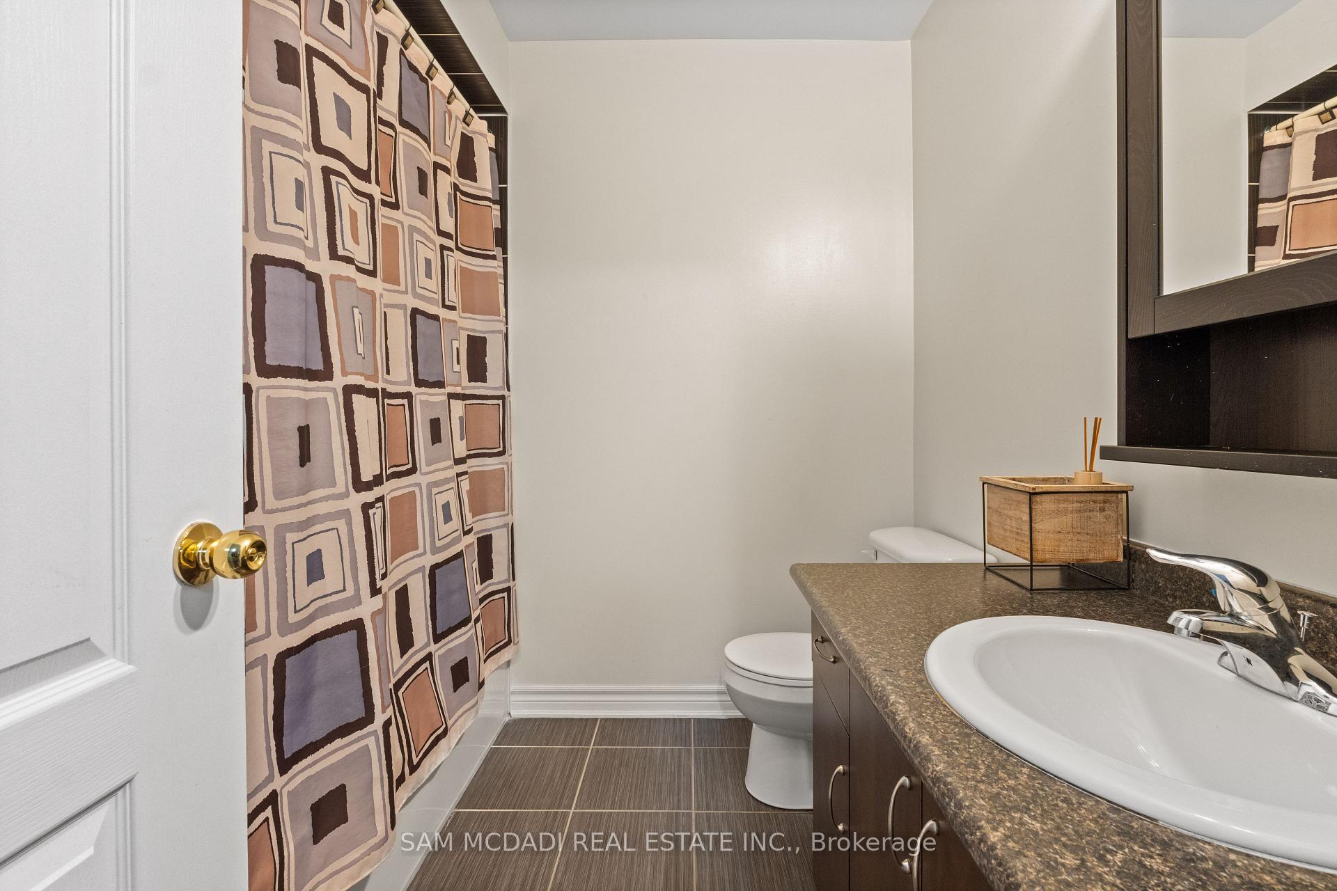 Photo 11 of 30 Zachary Place, Vaughan, Vellore Village — HOMEH