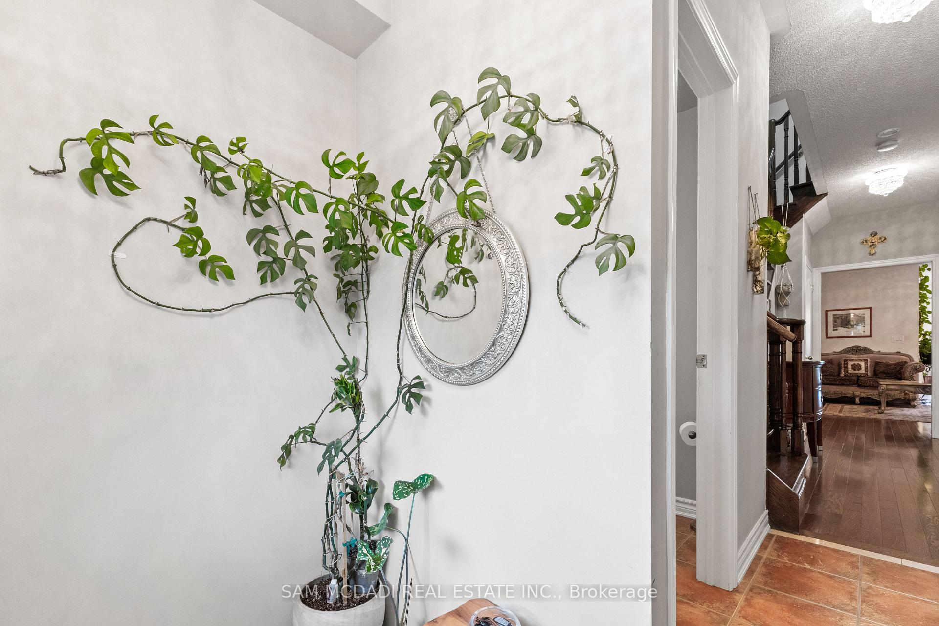Photo 18 of 30 Zachary Place, Vaughan, Vellore Village — HOMEH