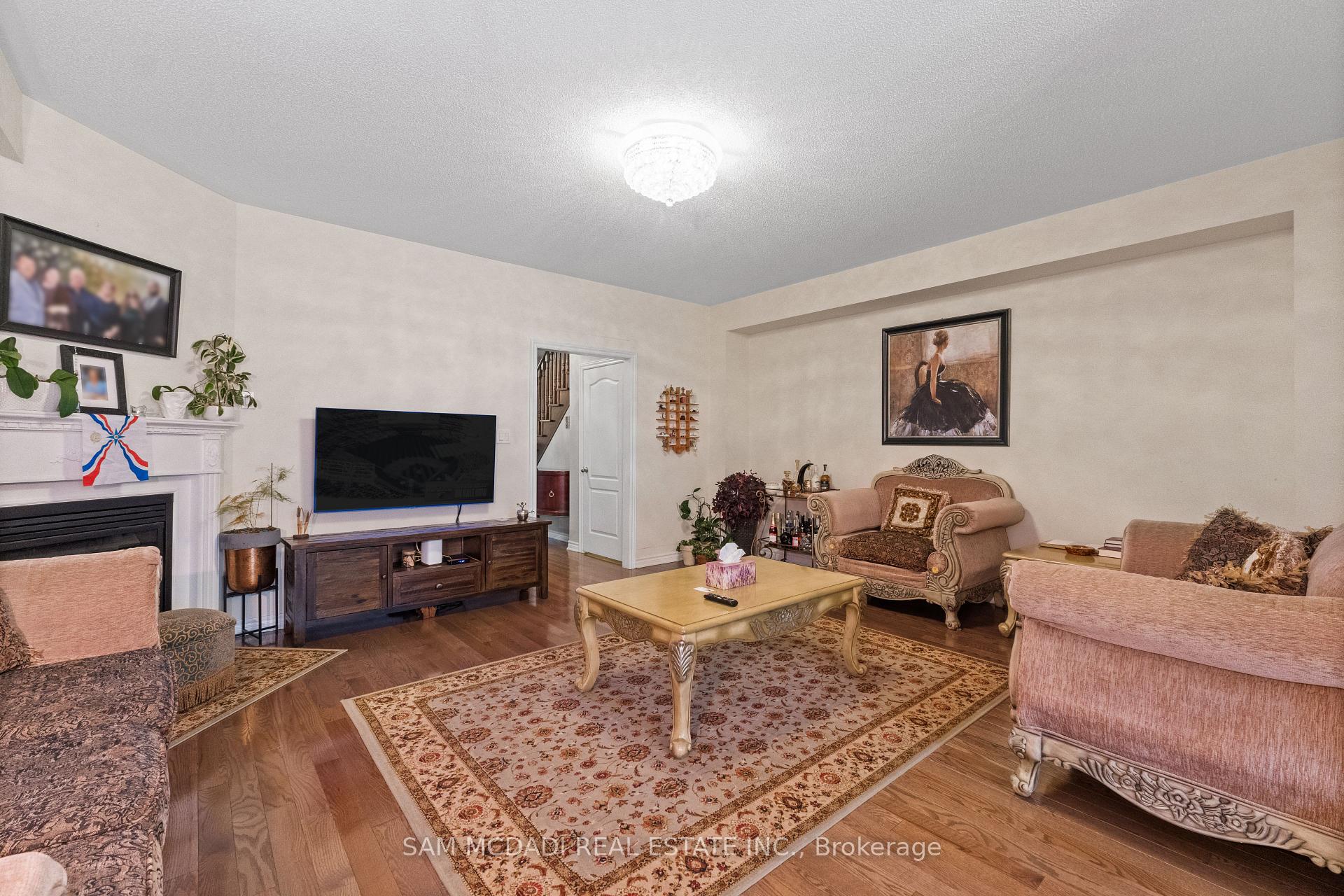 Photo 22 of 30 Zachary Place, Vaughan, Vellore Village — HOMEH