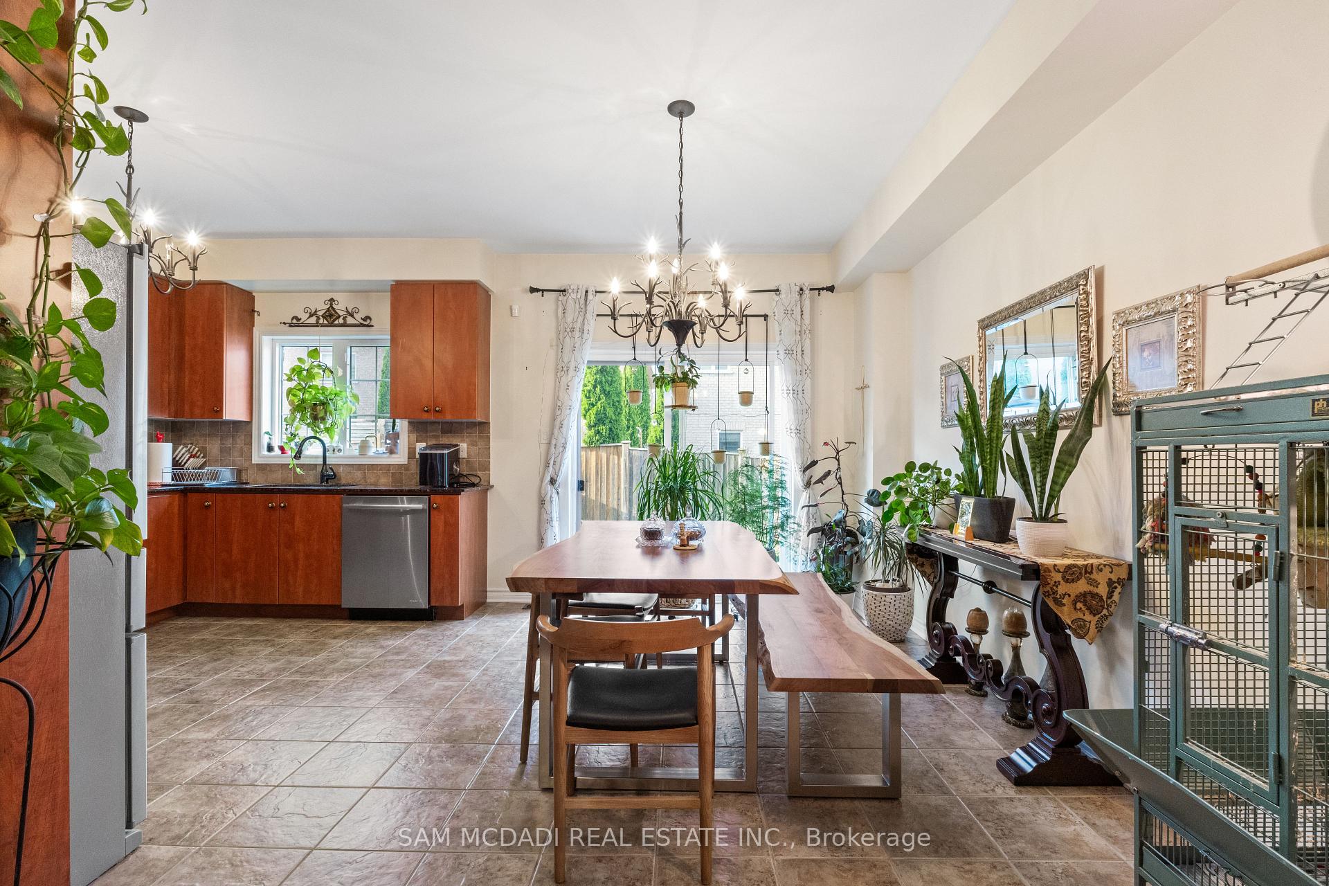 Photo 23 of 30 Zachary Place, Vaughan, Vellore Village — HOMEH