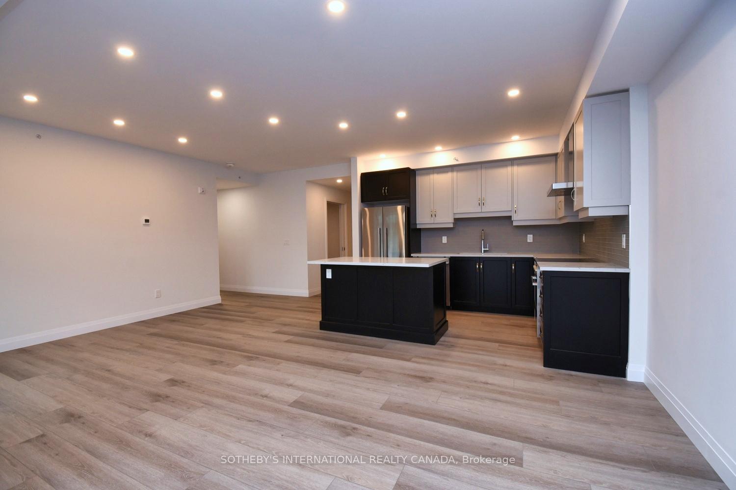 Photo 3 of Unit 306, 153 Wilson, Hamilton, Ancaster — HOMEH