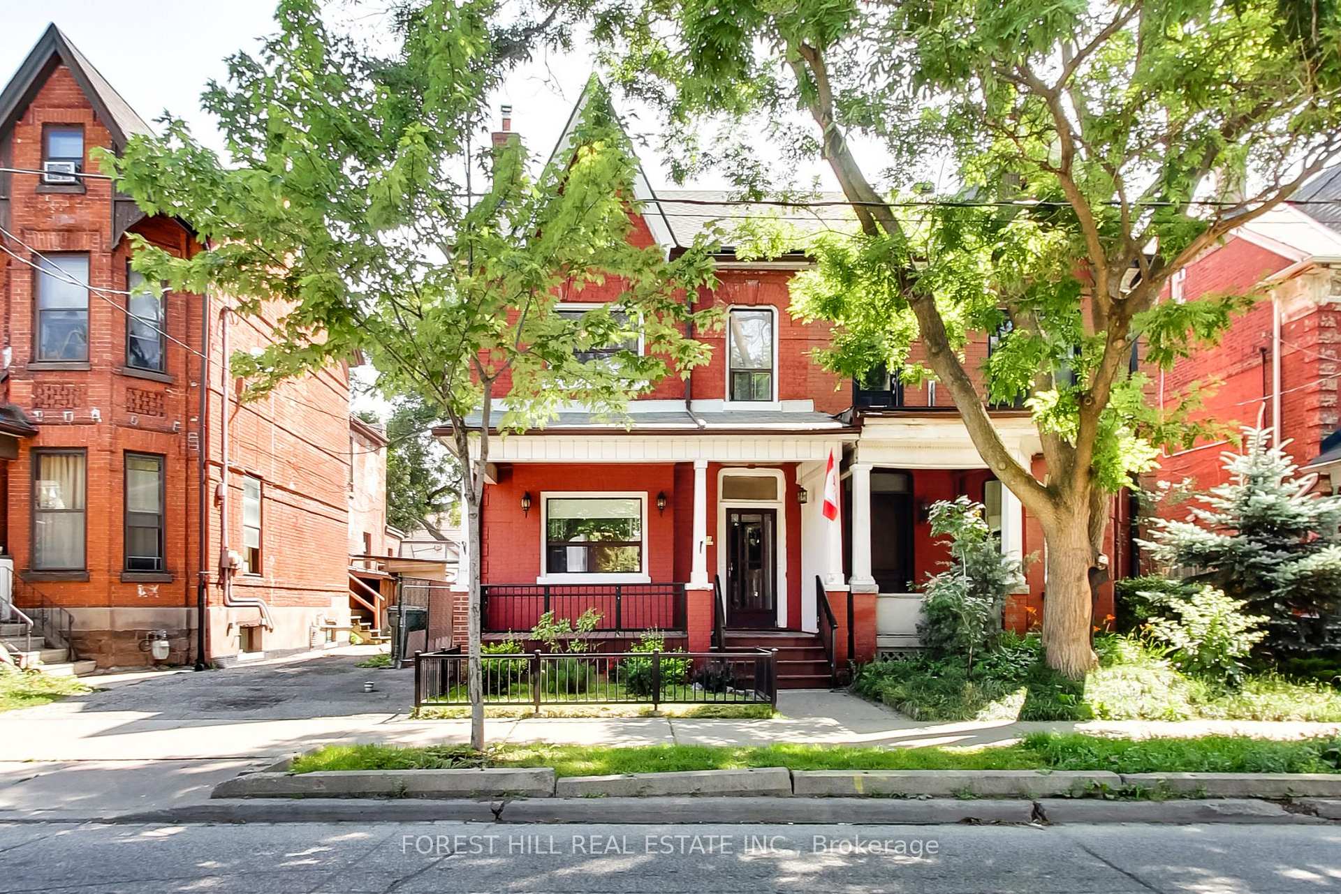 Front of 23 Lansdowne Avenue
