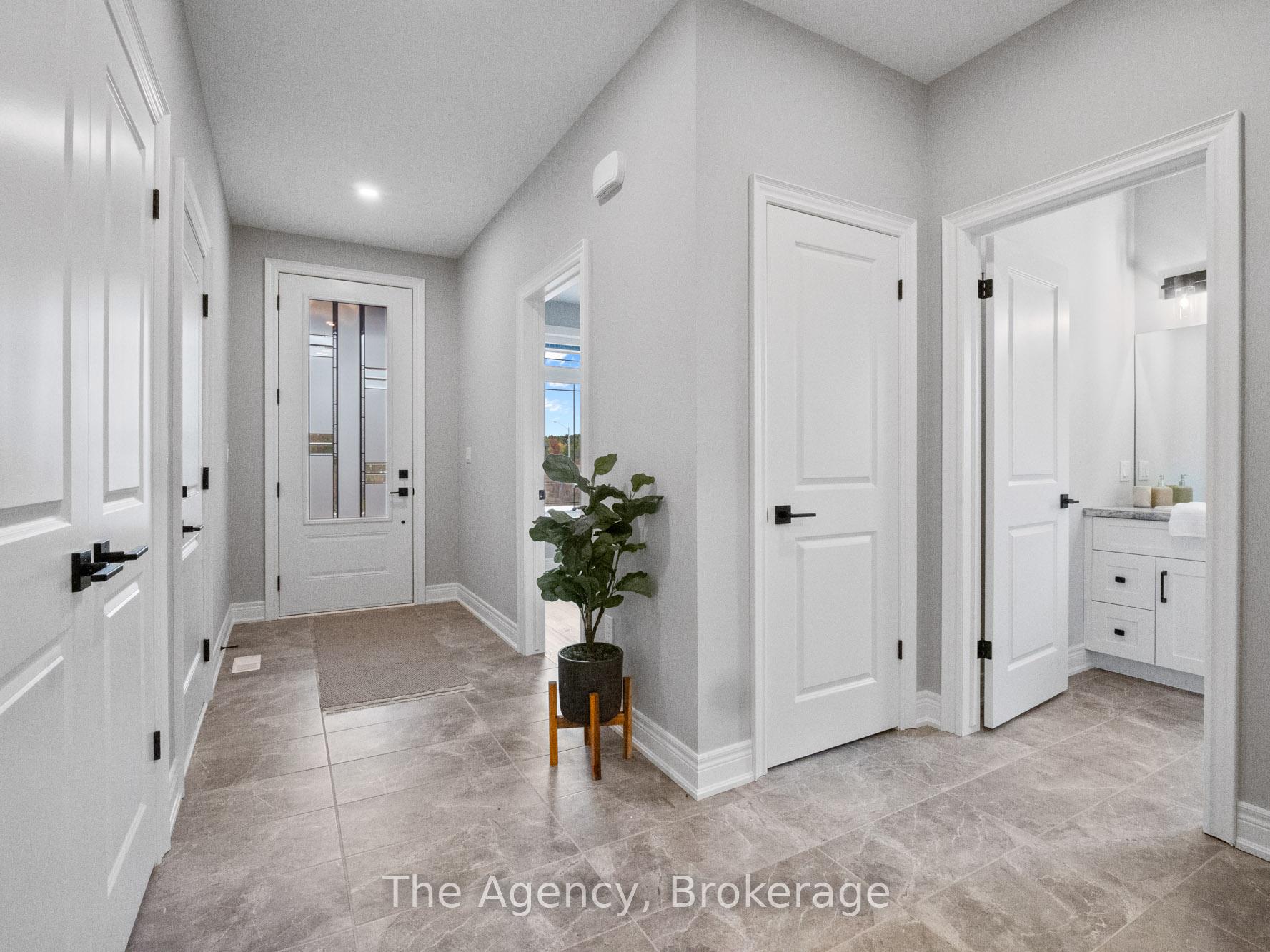 Photo 3 of 211 Sycamore Street, Welland, West Welland — HOMEH