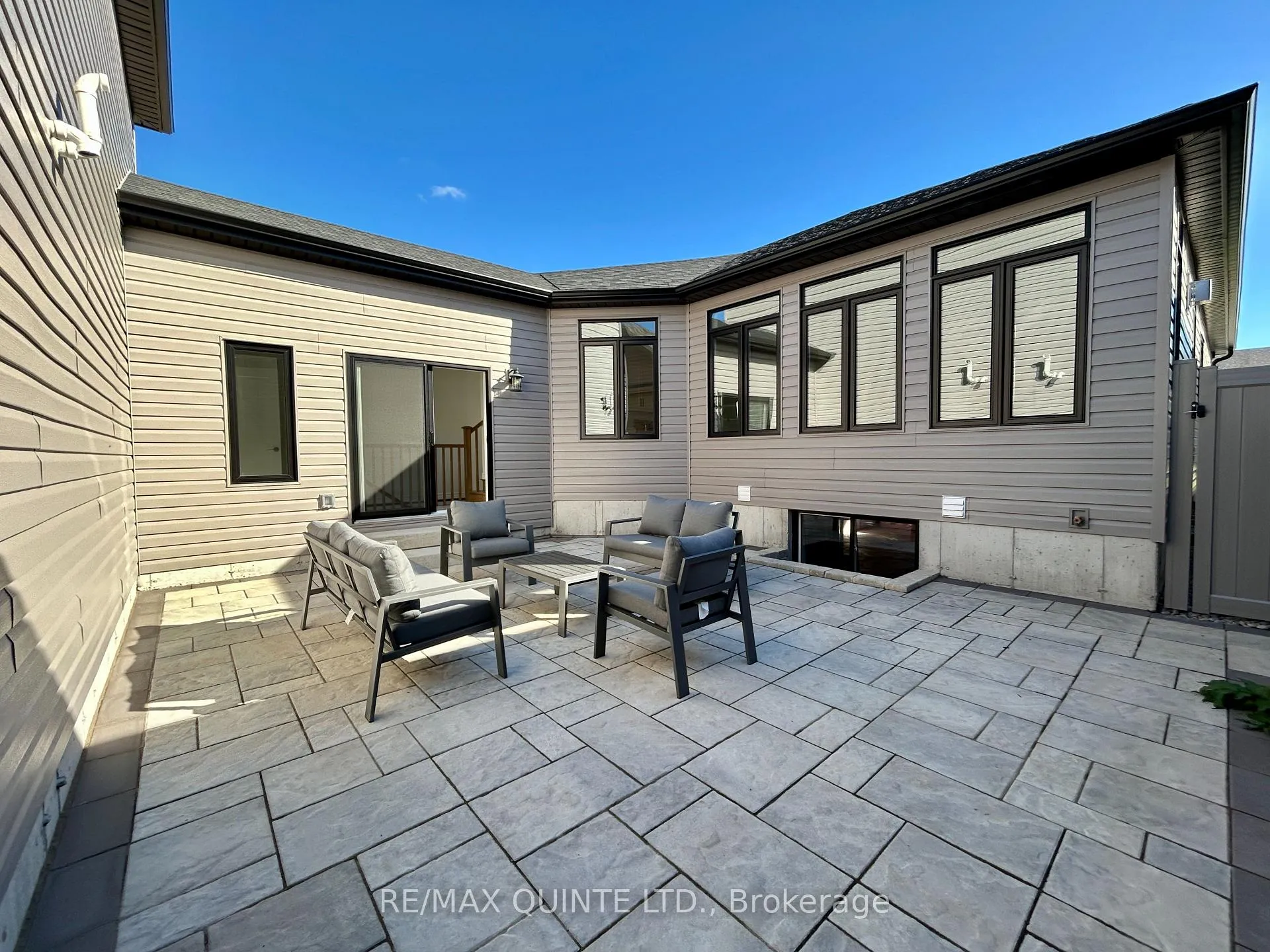 Photo 19 of Unit A, 77 Athabaska Drive, Belleville, Thurlow Ward — HOMEH