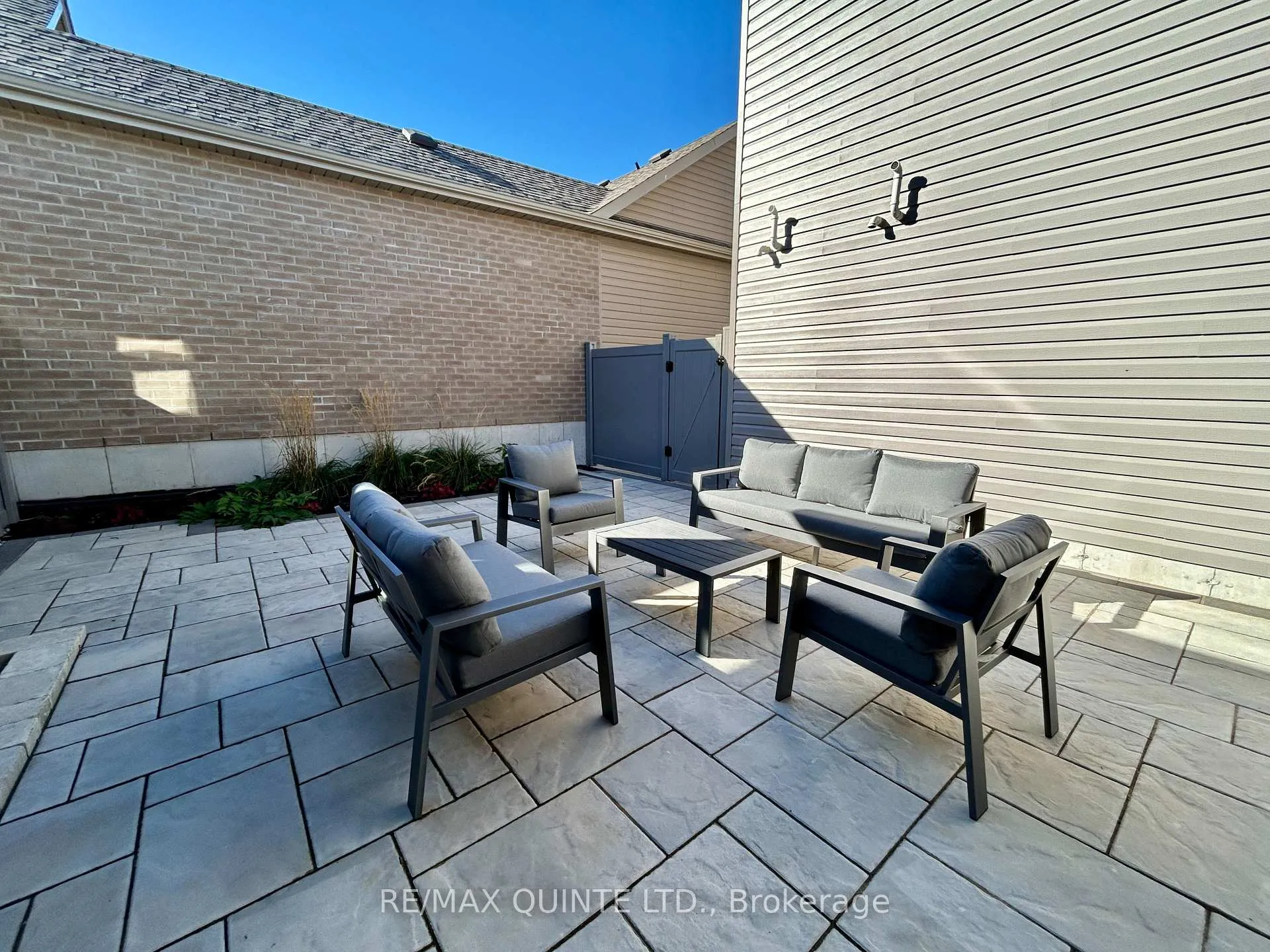 Photo 20 of Unit A, 77 Athabaska Drive, Belleville, Thurlow Ward — HOMEH