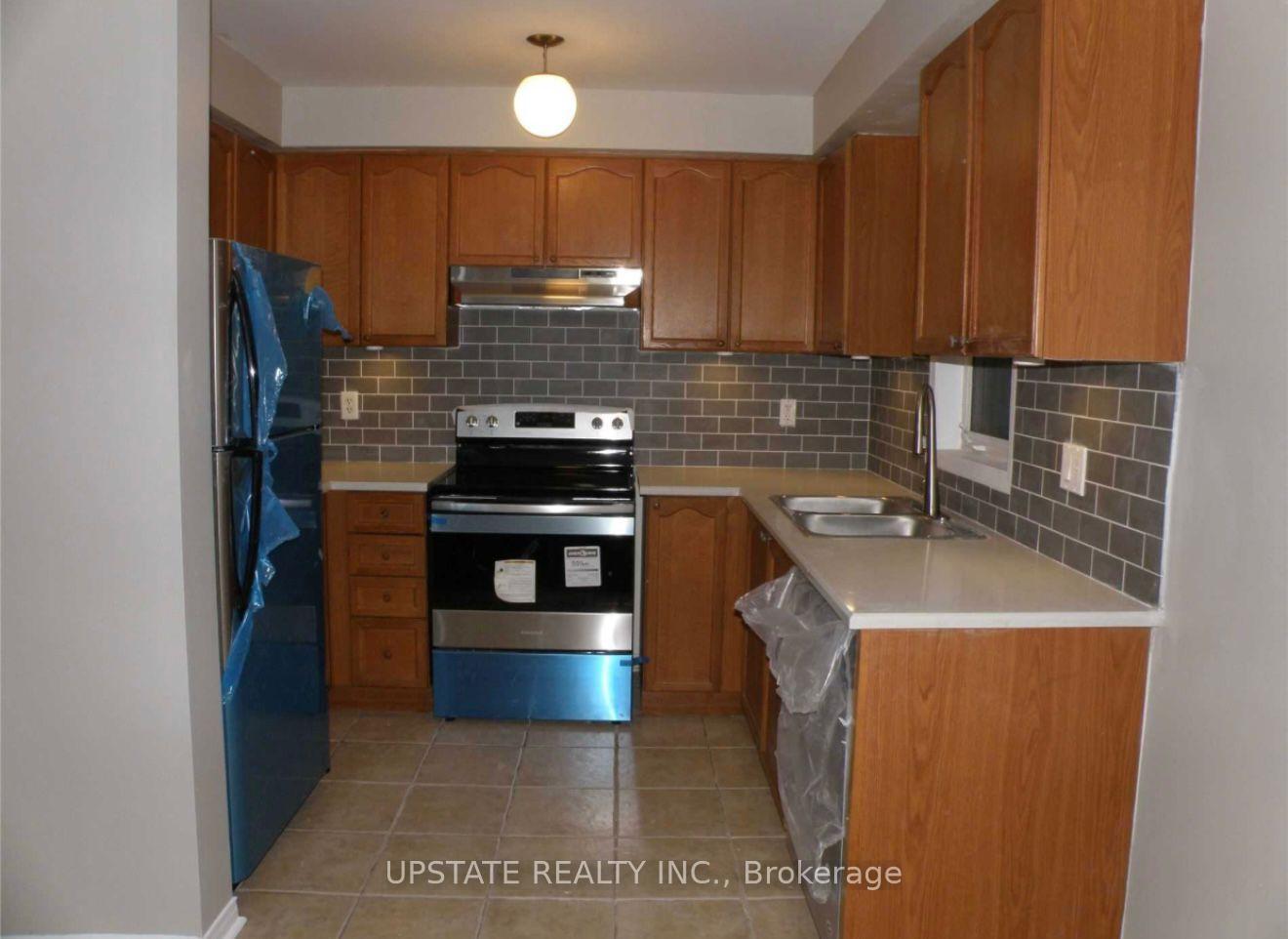 Photo 4 of 36 Oban Road, Brampton, Fletcher's Creek South — HOMEH