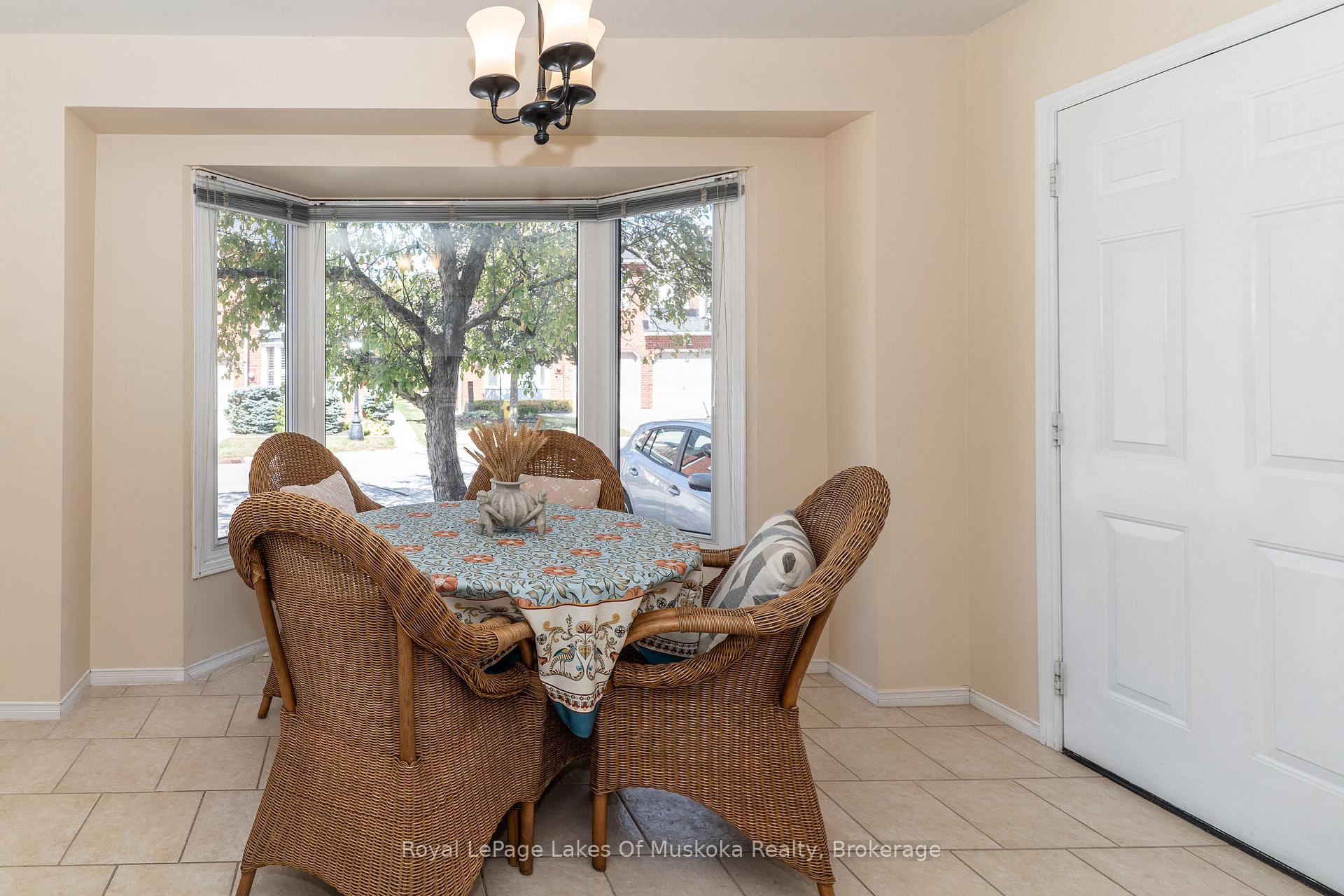 Photo 13 of 50 Shoreline Drive, Bracebridge, Macaulay — HOMEH