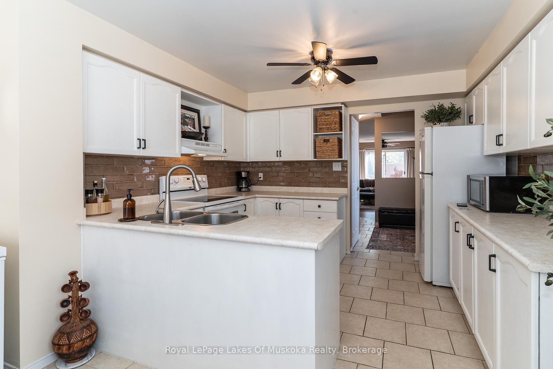 Photo 14 of 50 Shoreline Drive, Bracebridge, Macaulay — HOMEH
