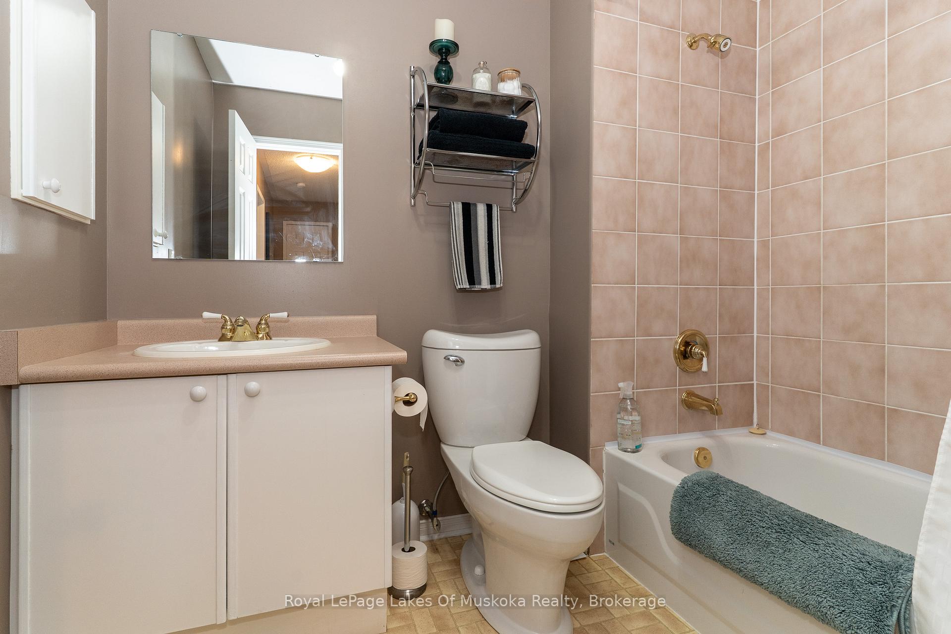 Photo 23 of 50 Shoreline Drive, Bracebridge, Macaulay — HOMEH