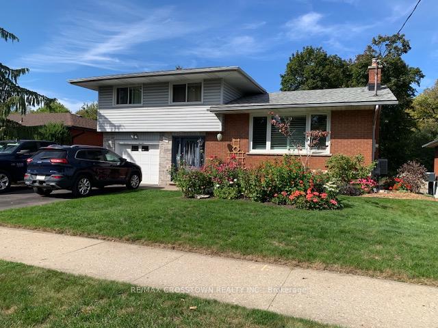 Photo 2 of 194 Ross Avenue, Kitchener — HOMEH