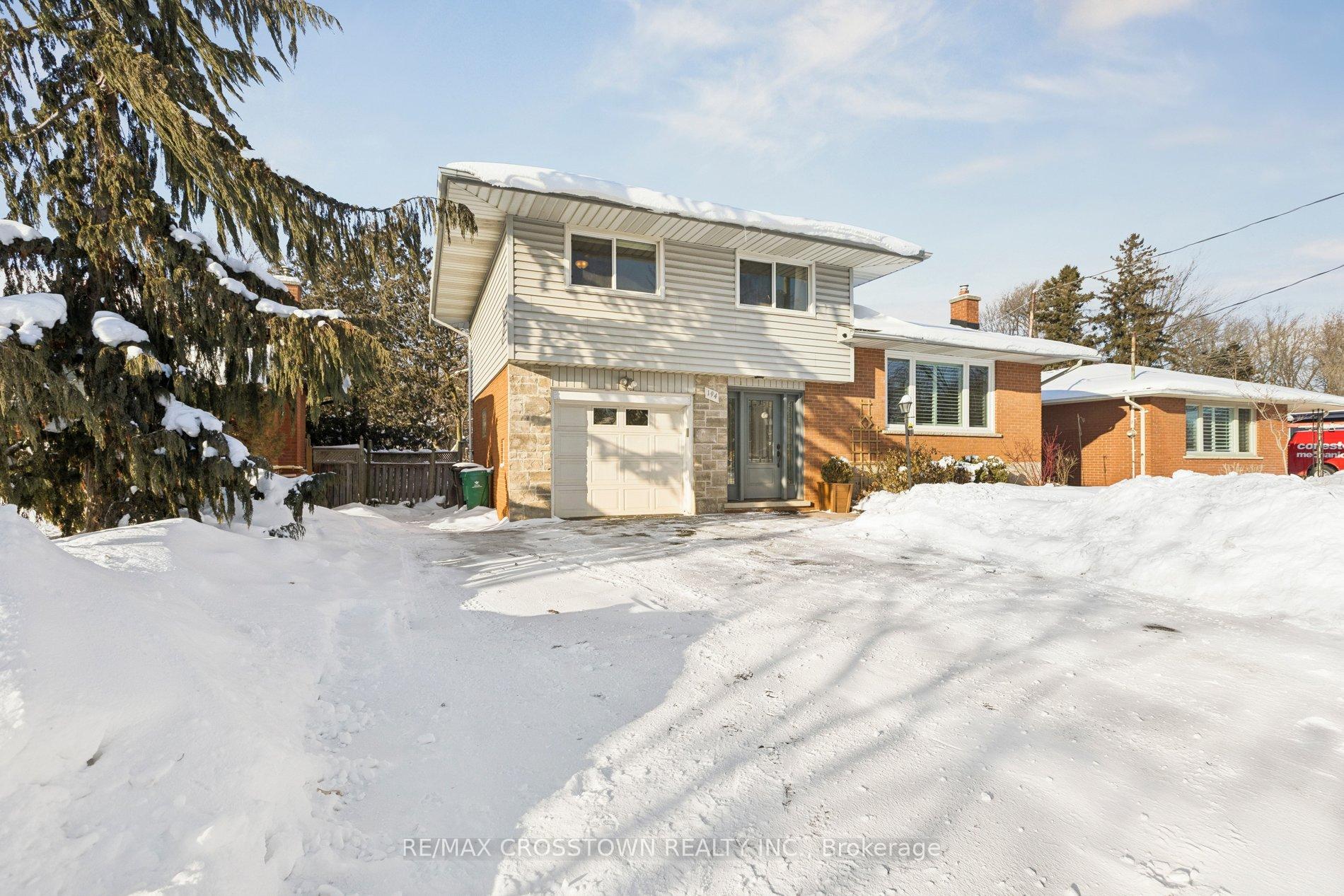 Photo 3 of 194 Ross Avenue, Kitchener — HOMEH