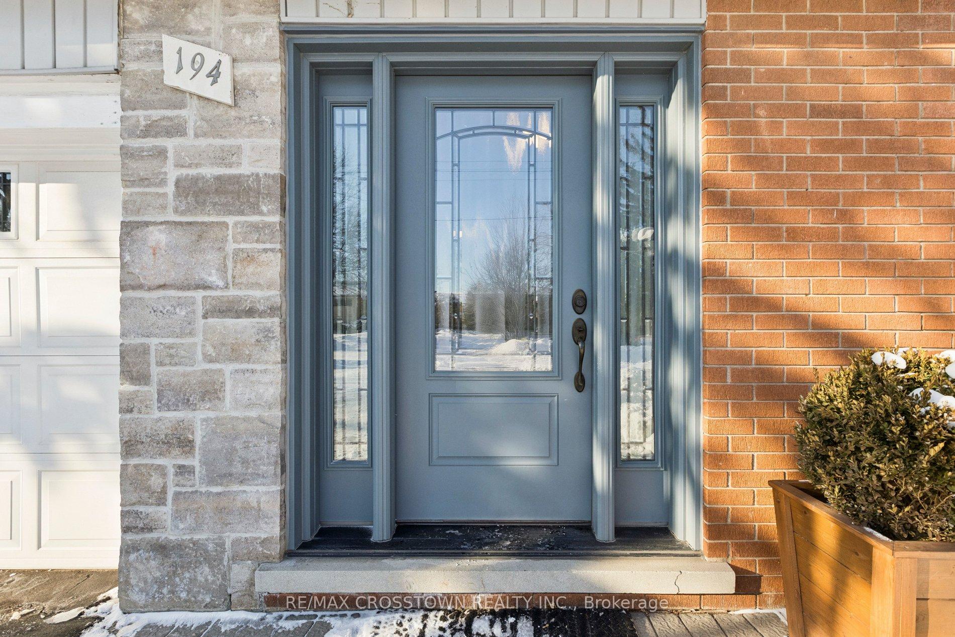 Photo 4 of 194 Ross Avenue, Kitchener — HOMEH