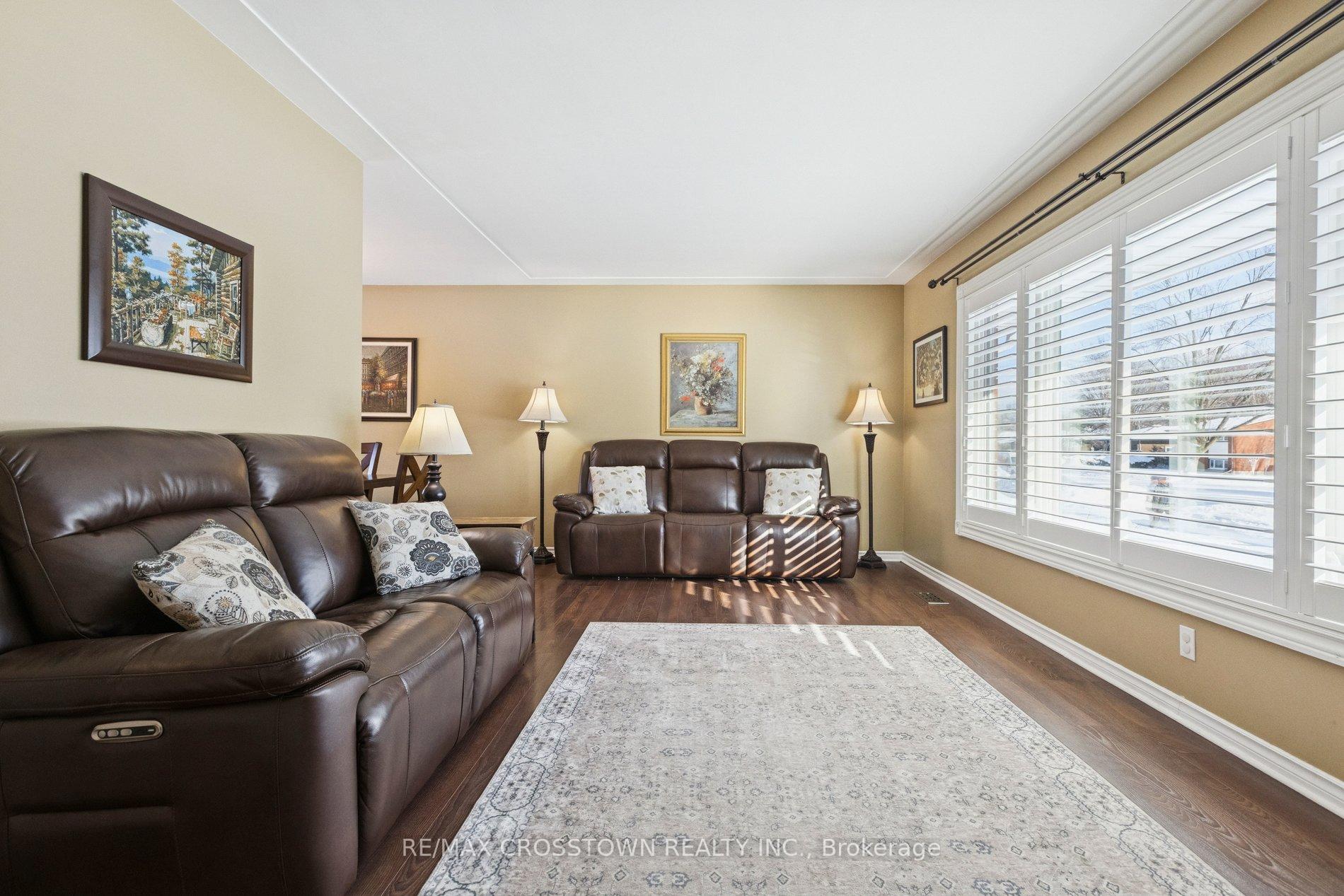 Photo 8 of 194 Ross Avenue, Kitchener — HOMEH
