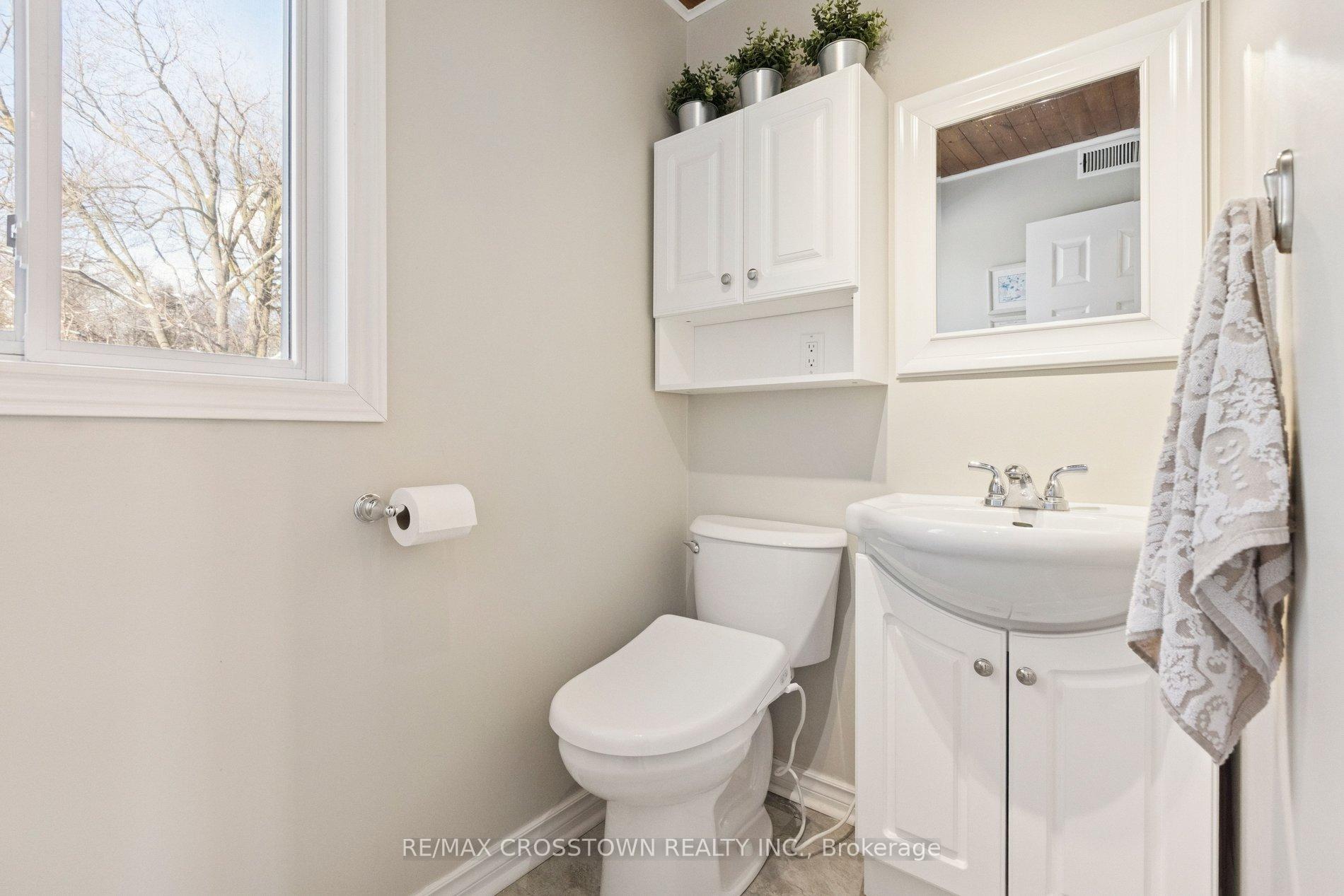 Photo 24 of 194 Ross Avenue, Kitchener — HOMEH