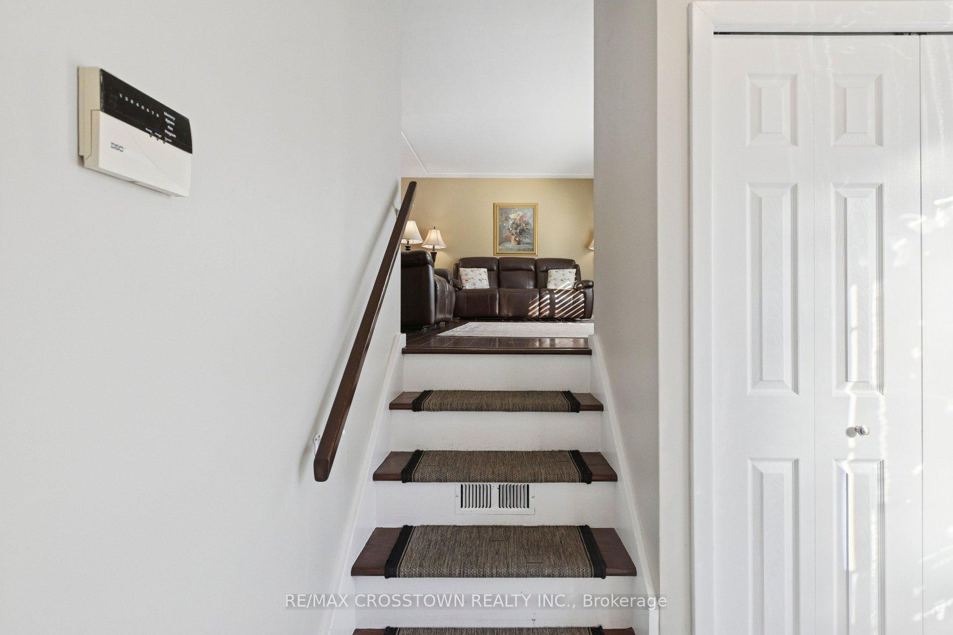Photo 25 of 194 Ross Avenue, Kitchener — HOMEH