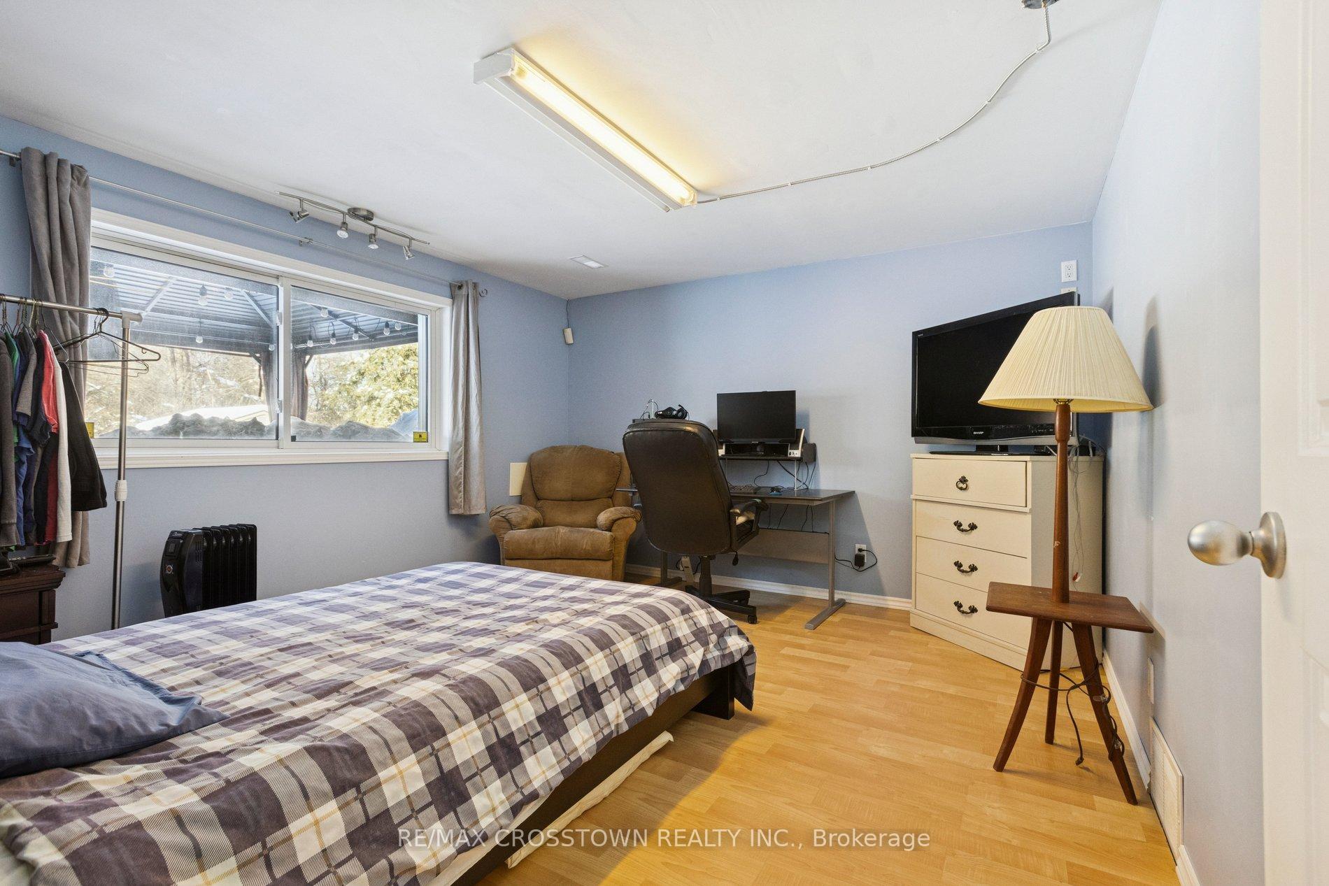 Photo 27 of 194 Ross Avenue, Kitchener — HOMEH