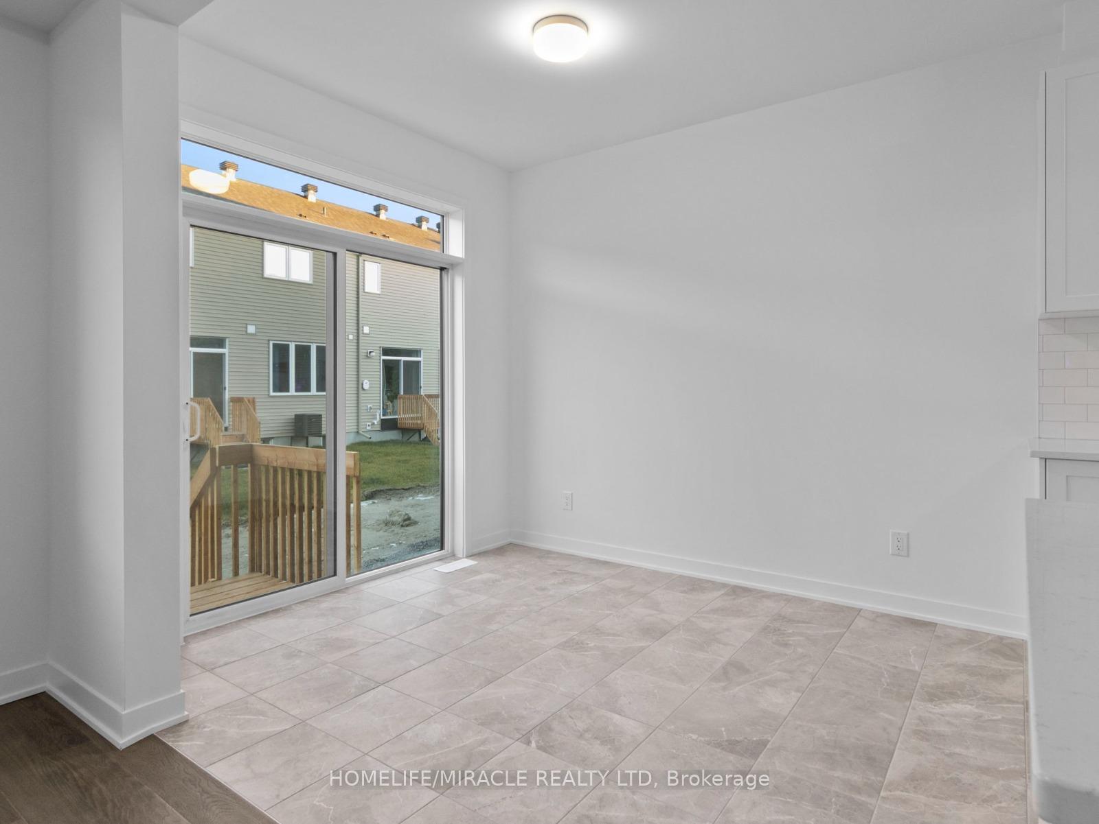 Photo 3 of 618 Cygnus Street, Ottawa, Barrhaven - Half Moon Bay — HOMEH