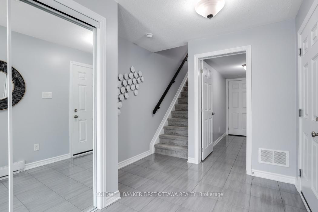 Photo 5 of 271 Brassy Minnow Crescent, Ottawa, Barrhaven - Half Moon Bay — HOMEH