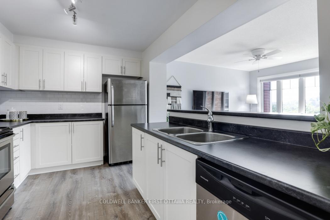 Photo 9 of 271 Brassy Minnow Crescent, Ottawa, Barrhaven - Half Moon Bay — HOMEH