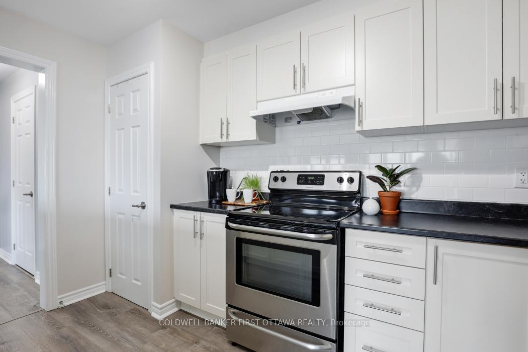 Photo 11 of 271 Brassy Minnow Crescent, Ottawa, Barrhaven - Half Moon Bay — HOMEH