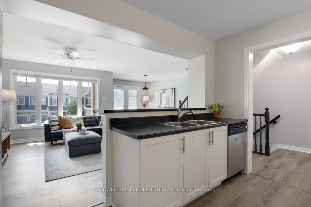 Photo 12 of 271 Brassy Minnow Crescent, Ottawa, Barrhaven - Half Moon Bay — HOMEH