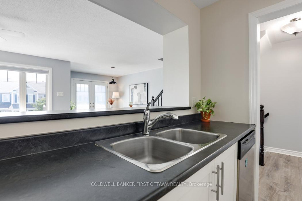 Photo 13 of 271 Brassy Minnow Crescent, Ottawa, Barrhaven - Half Moon Bay — HOMEH