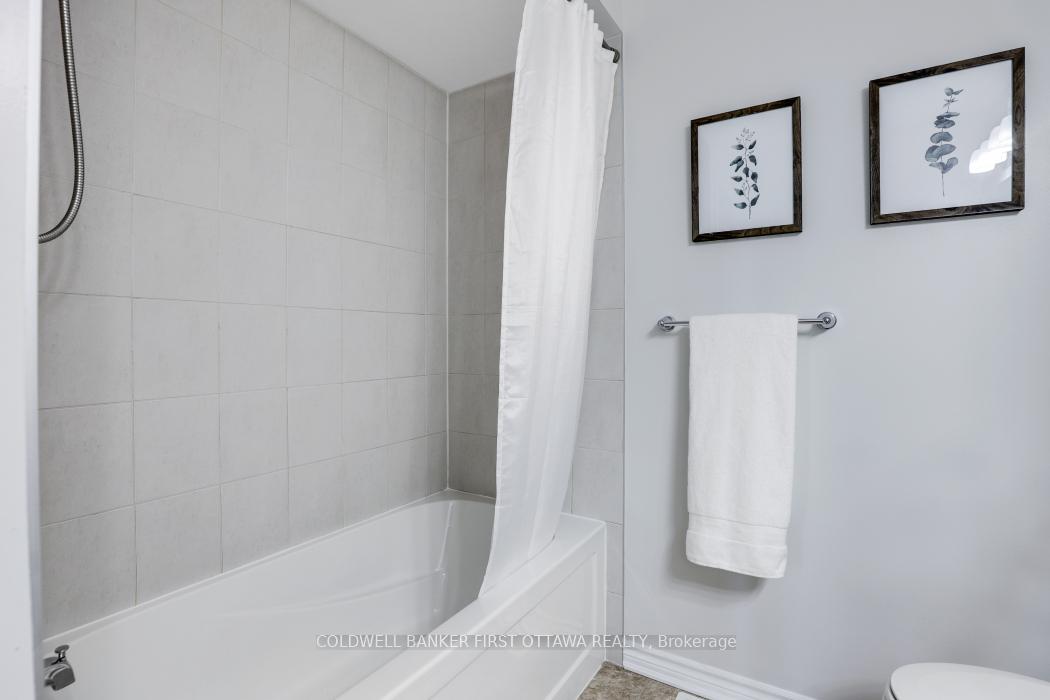 Photo 32 of 271 Brassy Minnow Crescent, Ottawa, Barrhaven - Half Moon Bay — HOMEH