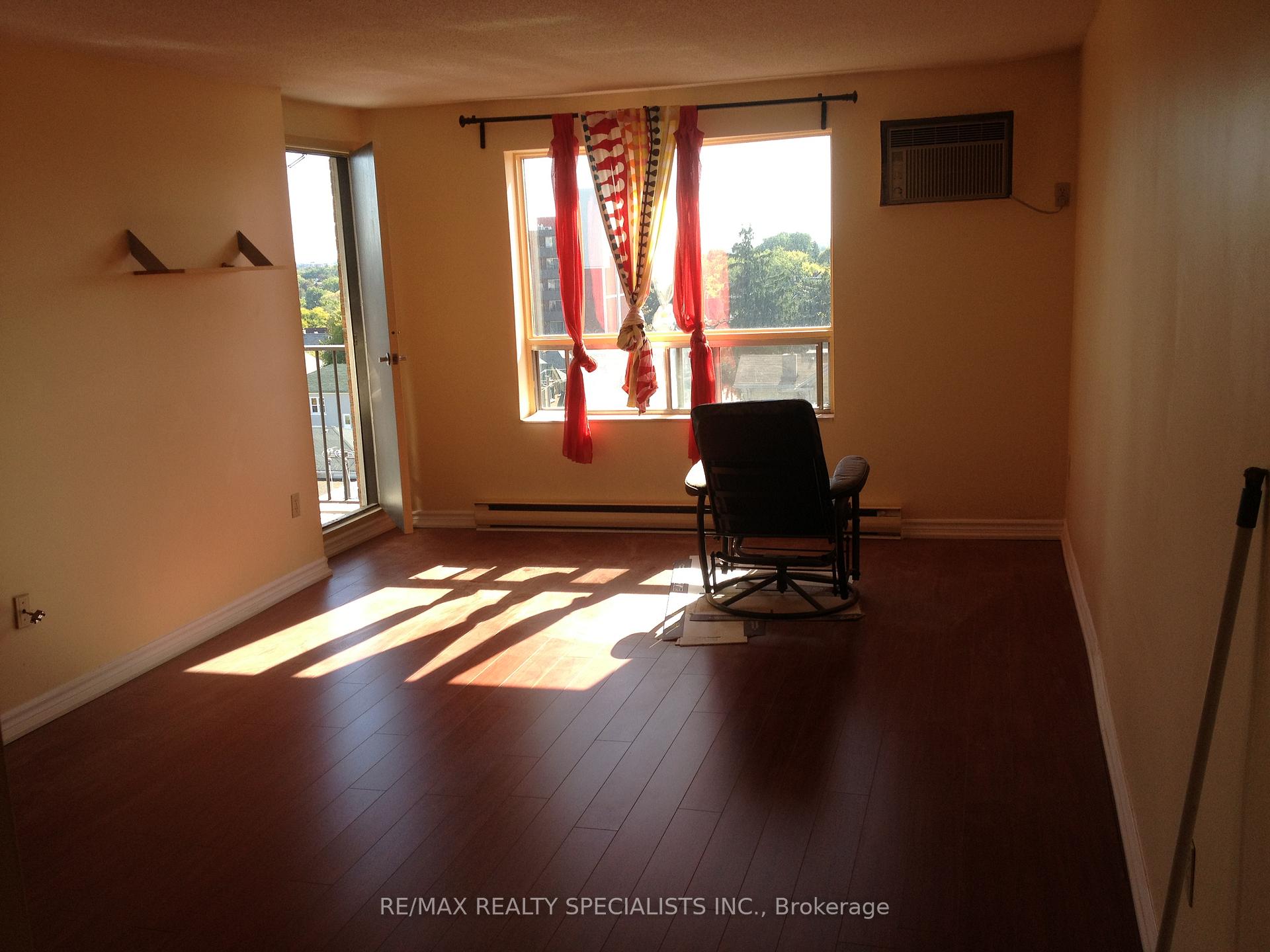 Photo 8 of Unit 801, 64 Benton Street, Kitchener, Cedar Hill — HOMEH