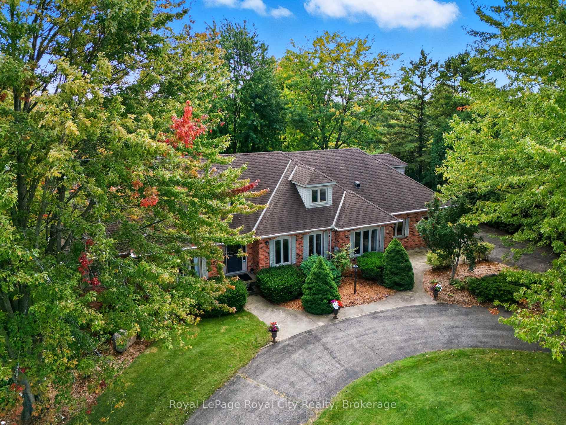 Photo 4 of 55 Bridle Path, Puslinch, Rural Puslinch East — HOMEH