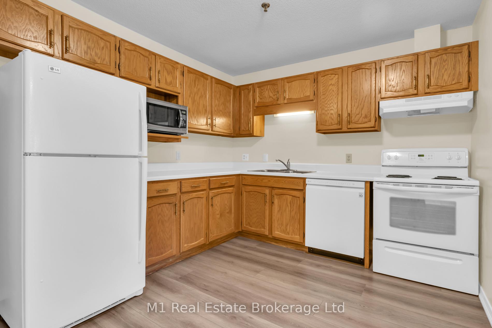 Photo 13 of Unit 206, 1009 Queenston Road, Cambridge, Preston South — HOMEH