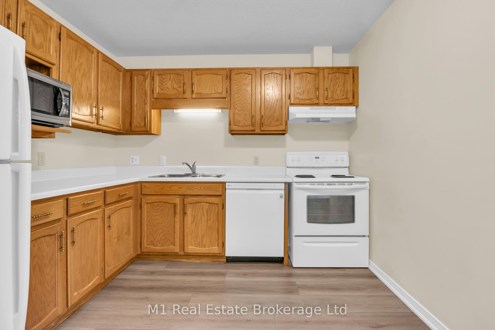 Photo 14 of Unit 206, 1009 Queenston Road, Cambridge, Preston South — HOMEH