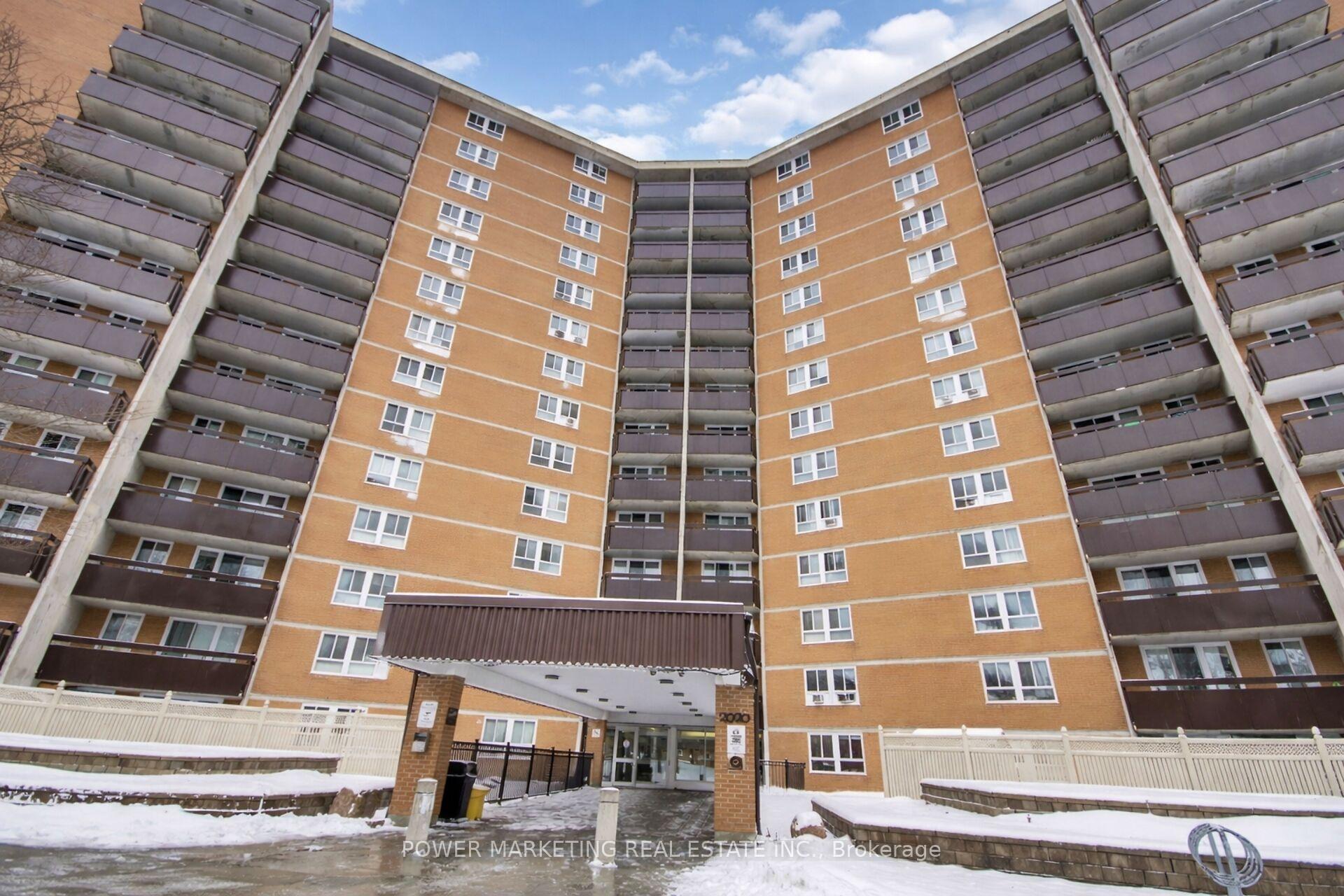 Front of Unit 1116, 2020 Jasmine Crescent