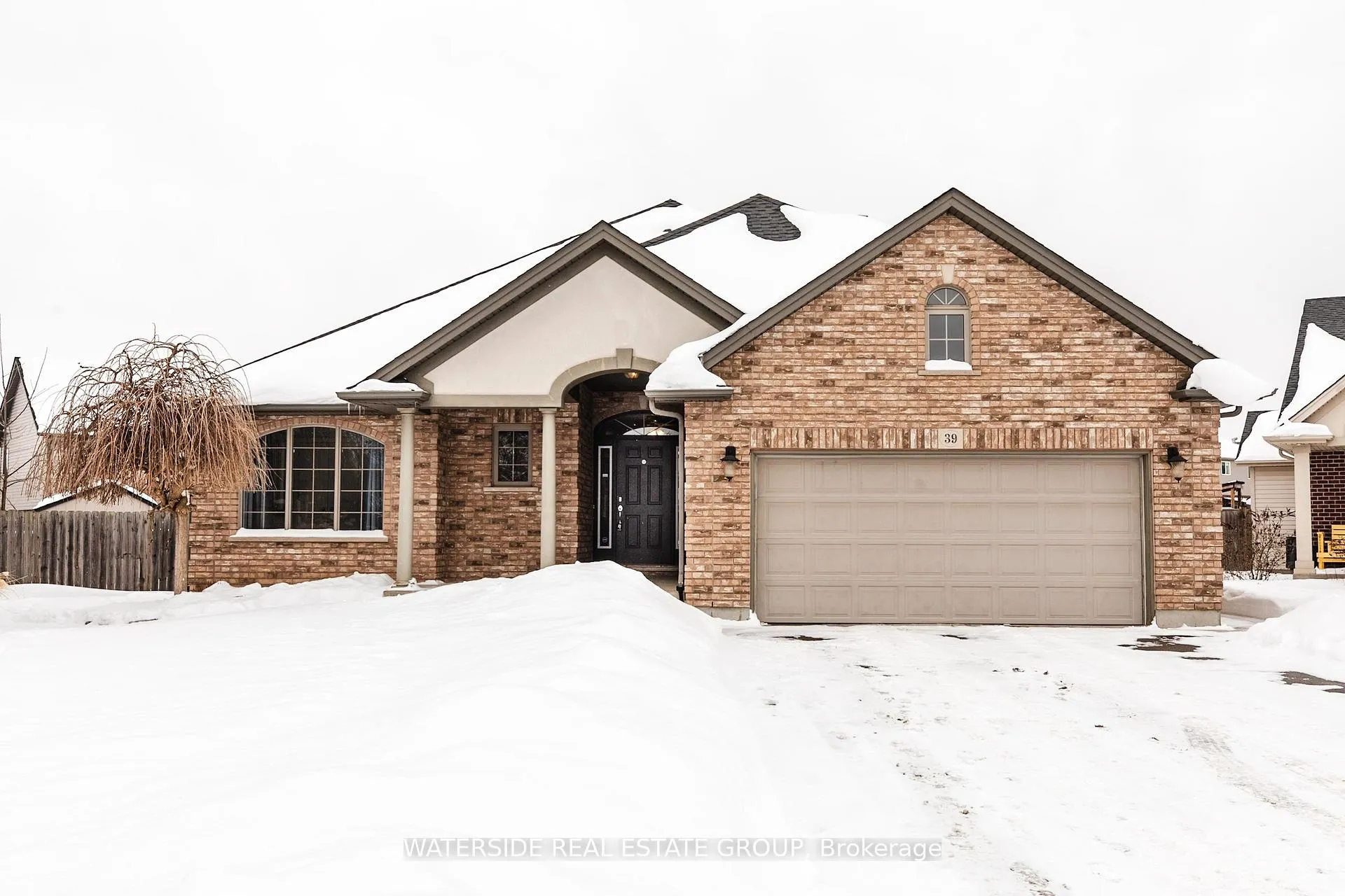 Photo 1 of 39 Bellevue Court, Welland, Coyle Creek — HOMEH