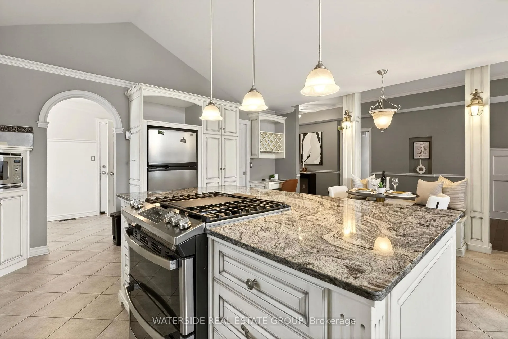 Photo 11 of 39 Bellevue Court, Welland, Coyle Creek — HOMEH