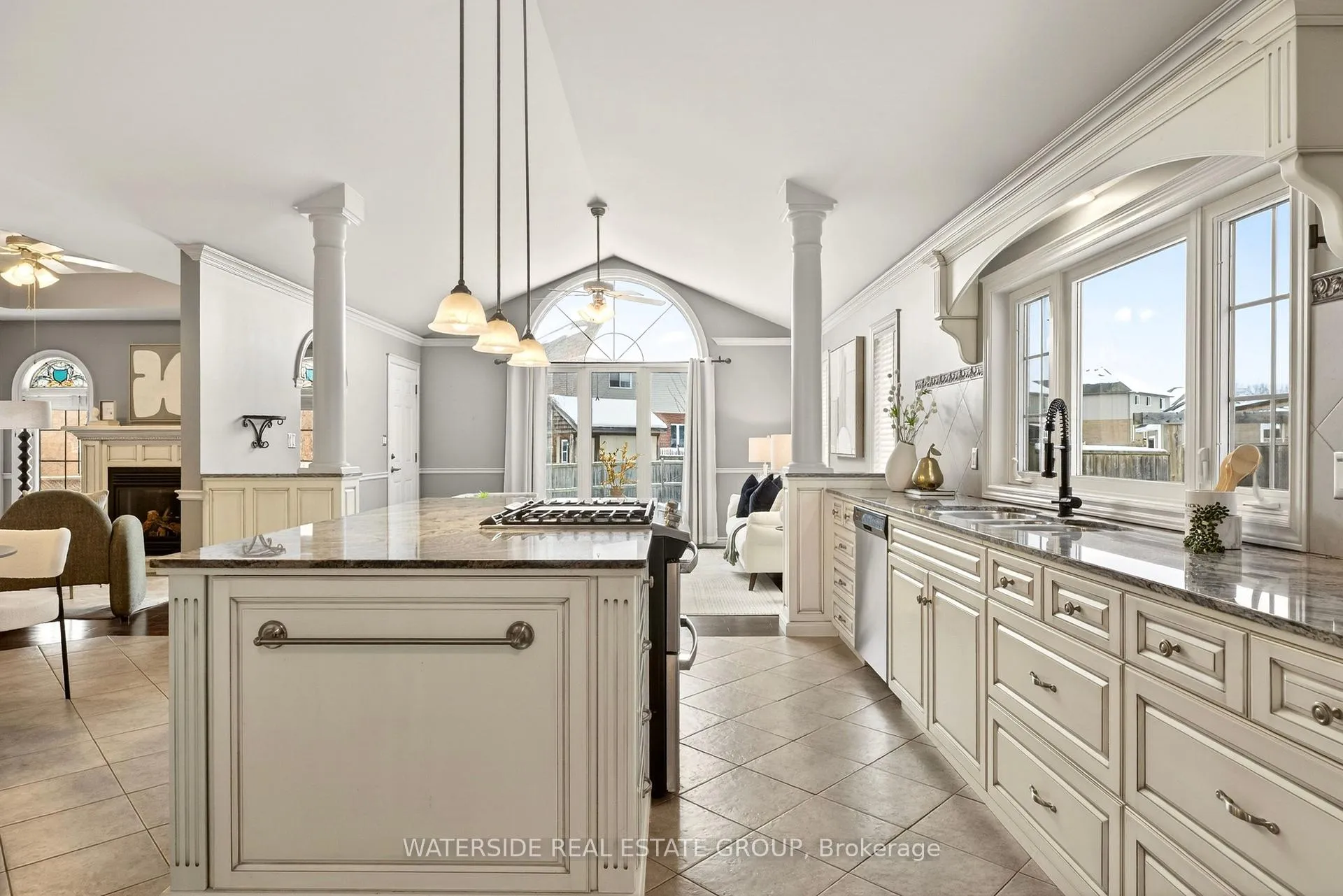 Photo 14 of 39 Bellevue Court, Welland, Coyle Creek — HOMEH