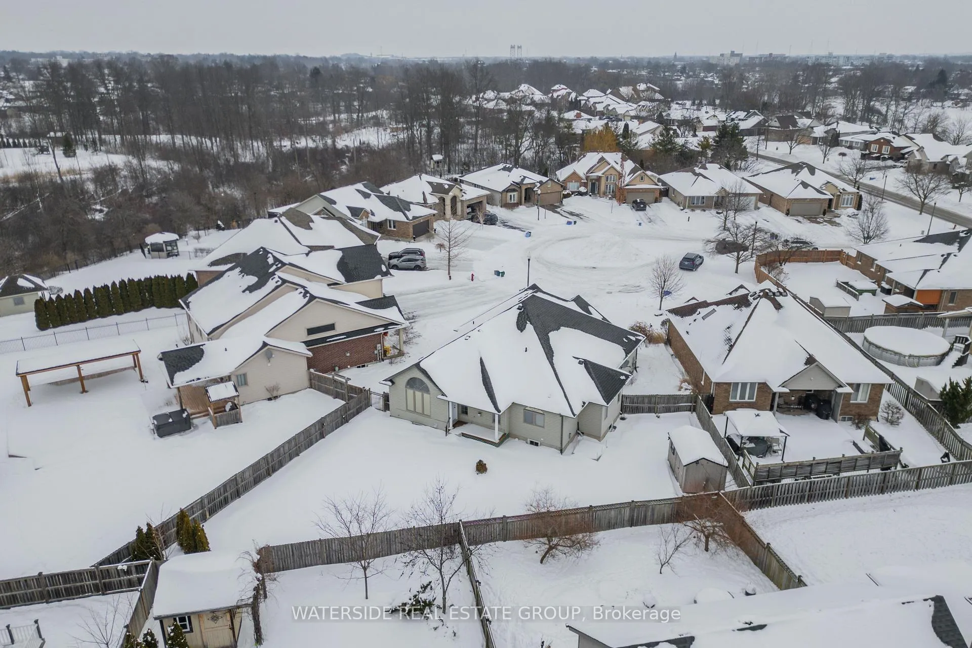 Photo 46 of 39 Bellevue Court, Welland, Coyle Creek — HOMEH