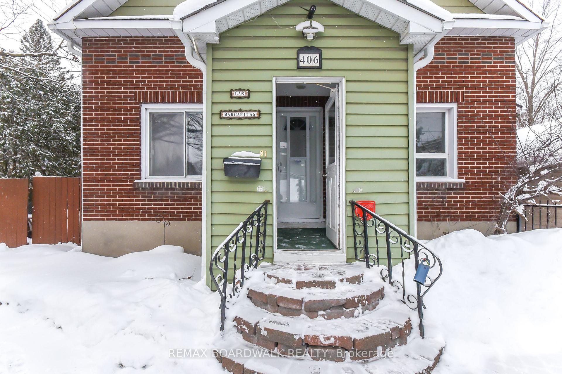 Photo 2 of 406 Marguerite Avenue, Ottawa, Vanier — HOMEH