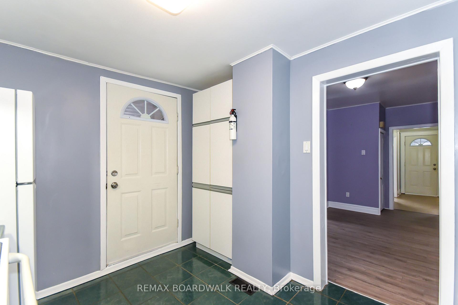 Photo 4 of 406 Marguerite Avenue, Ottawa, Vanier — HOMEH