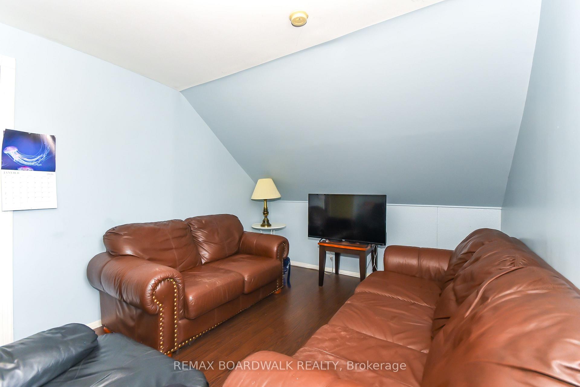 Photo 34 of 406 Marguerite Avenue, Ottawa, Vanier — HOMEH