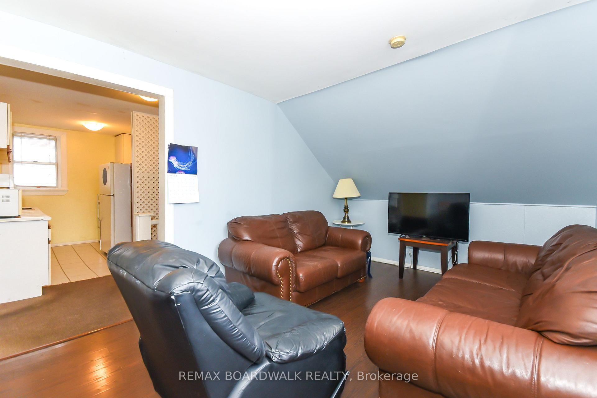 Photo 35 of 406 Marguerite Avenue, Ottawa, Vanier — HOMEH