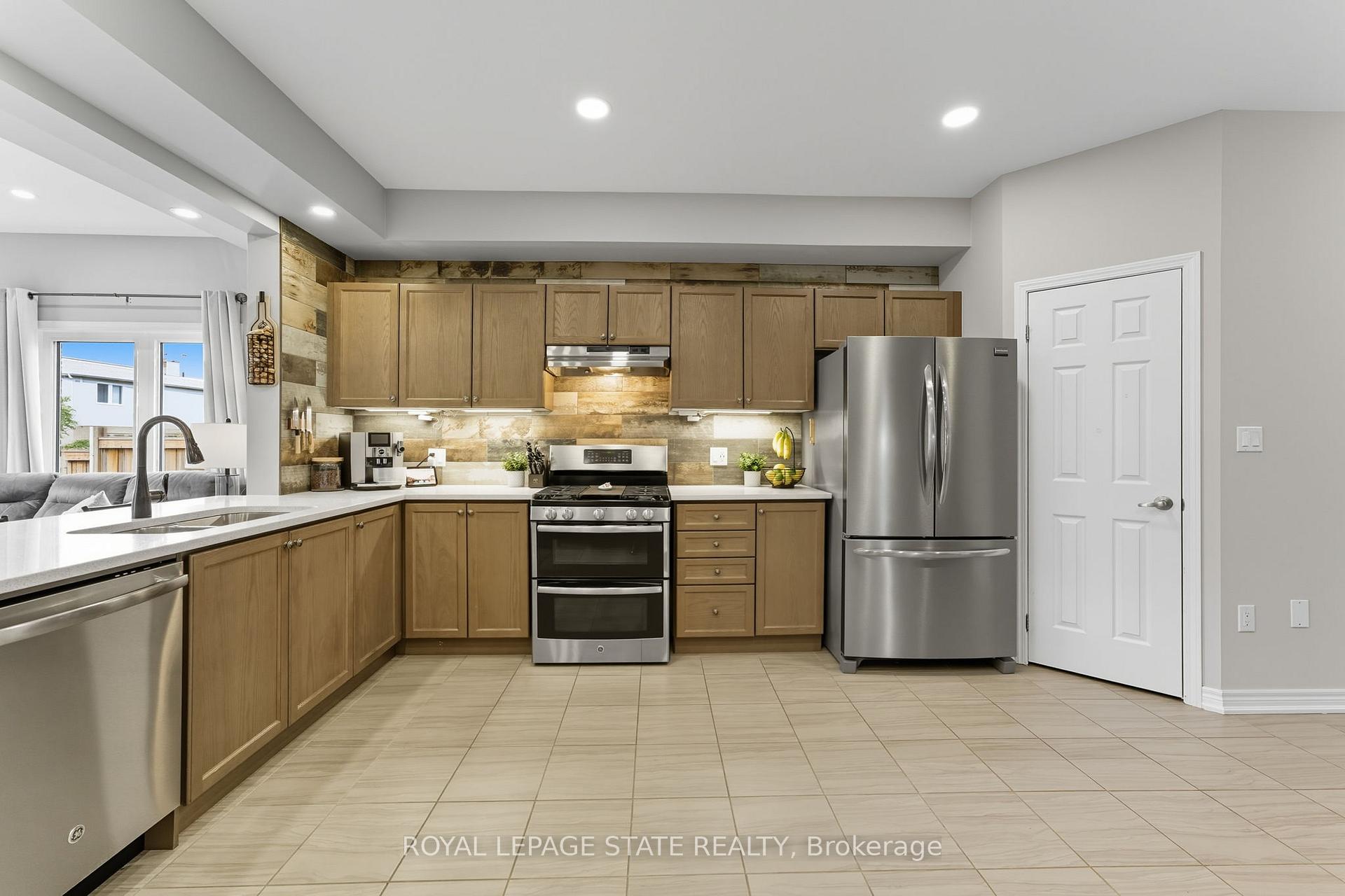 Photo 5 of 71 Bradbury Road, Hamilton, Stoney Creek Mountain — HOMEH