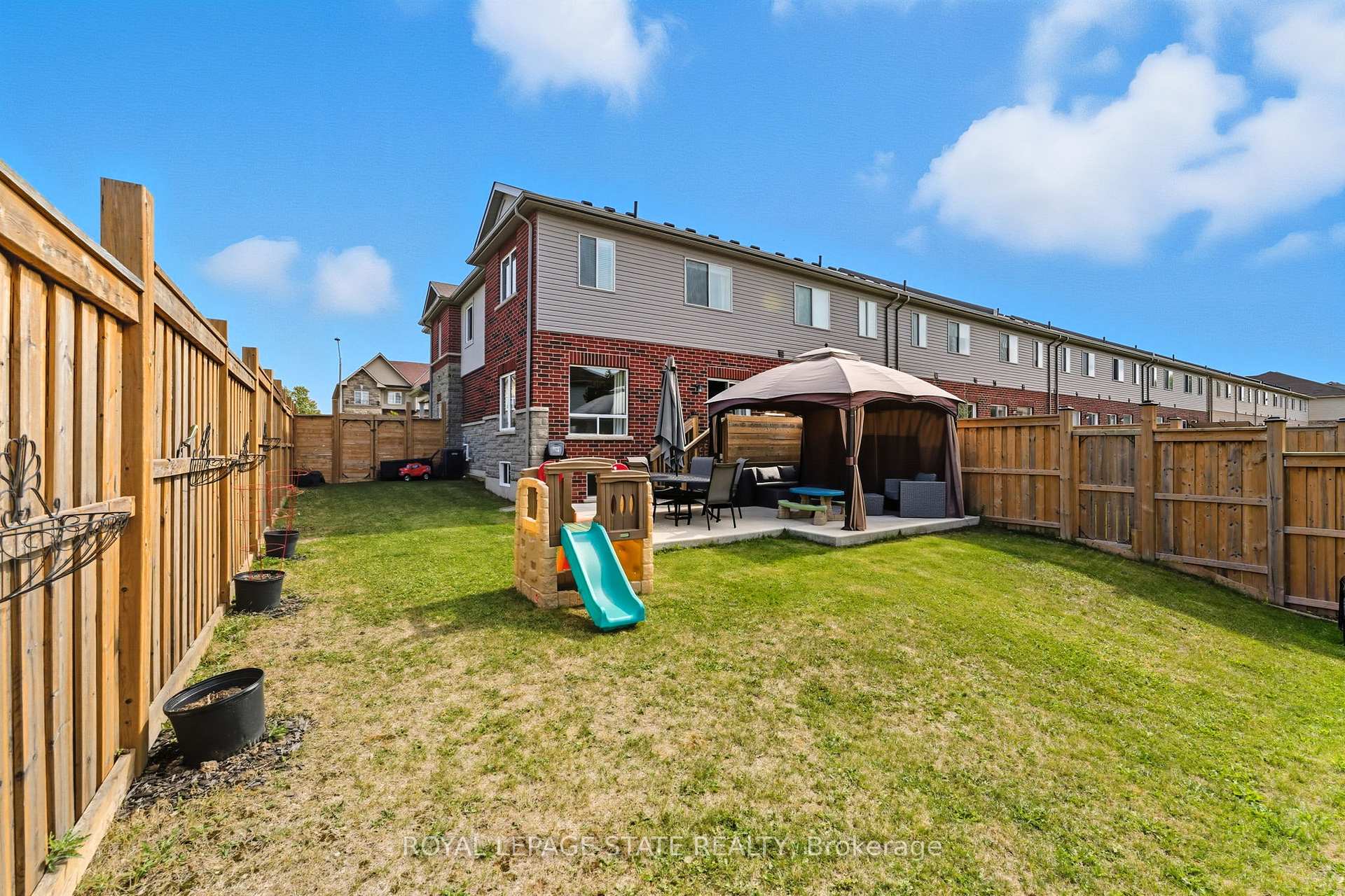 Photo 11 of 71 Bradbury Road, Hamilton, Stoney Creek Mountain — HOMEH