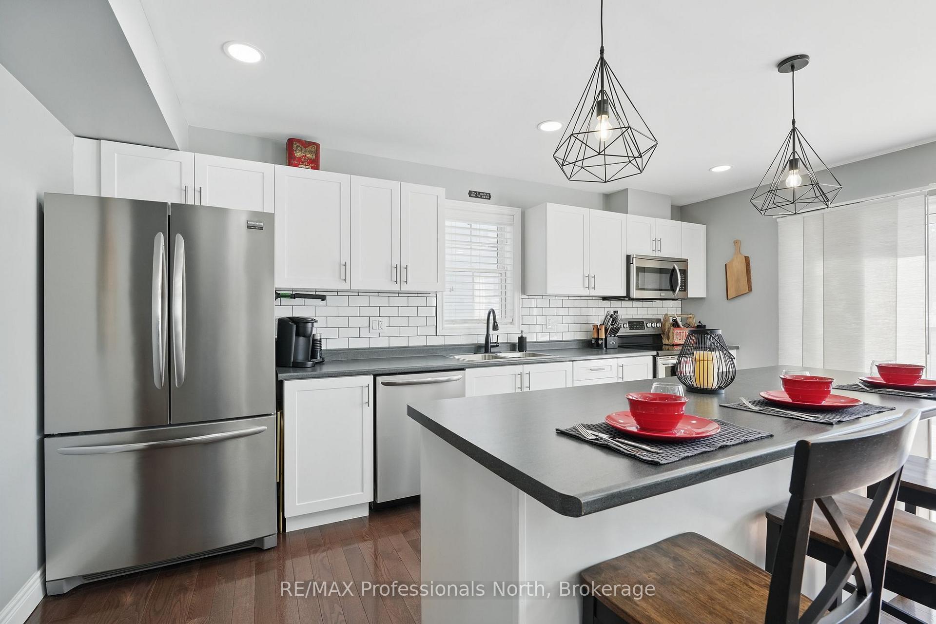 Photo 10 of 273 Pine Street, Gravenhurst, Muskoka (S) — HOMEH