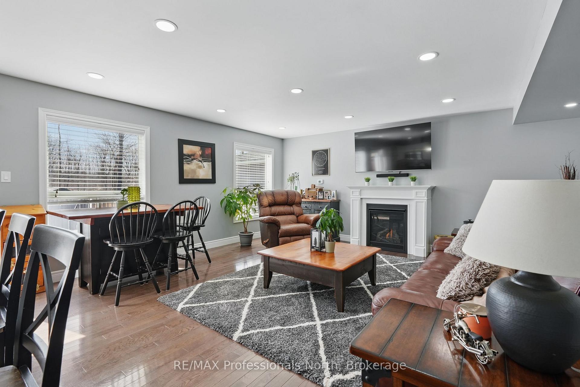 Photo 15 of 273 Pine Street, Gravenhurst, Muskoka (S) — HOMEH