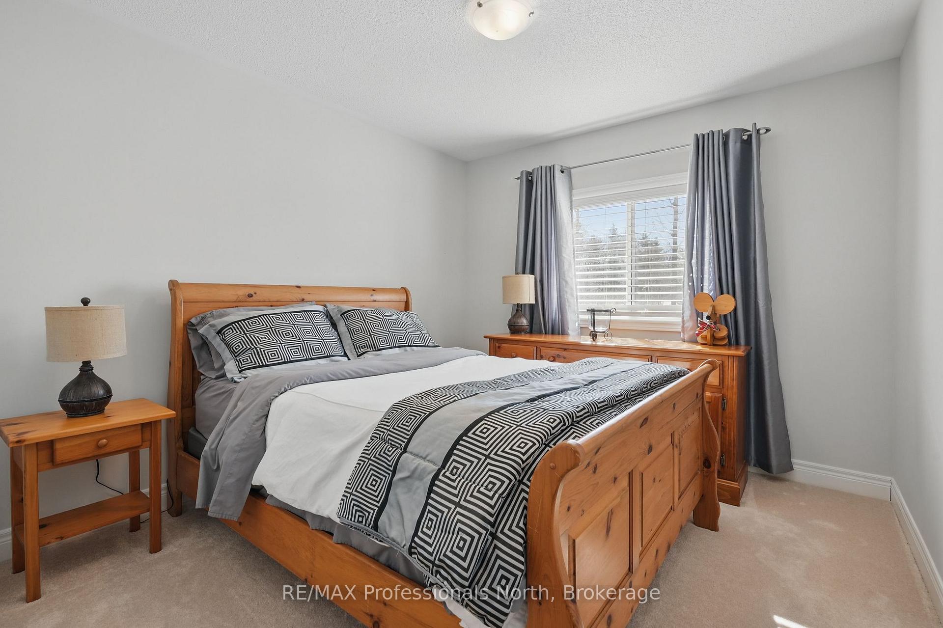 Photo 21 of 273 Pine Street, Gravenhurst, Muskoka (S) — HOMEH